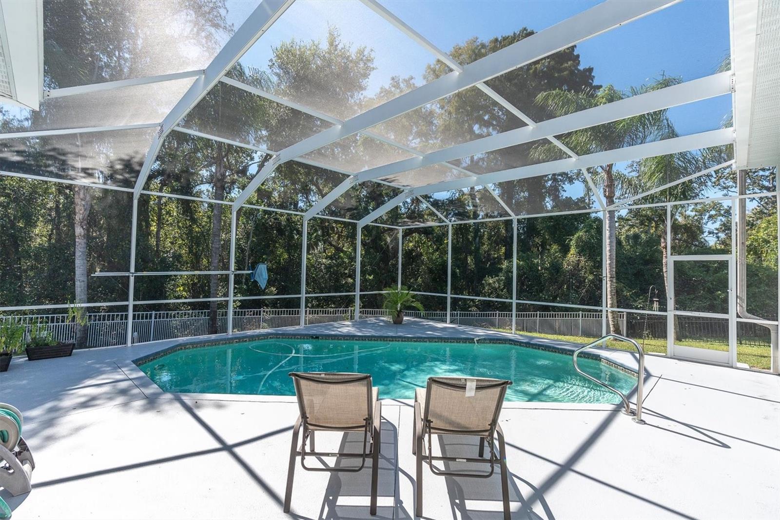 Screened pool