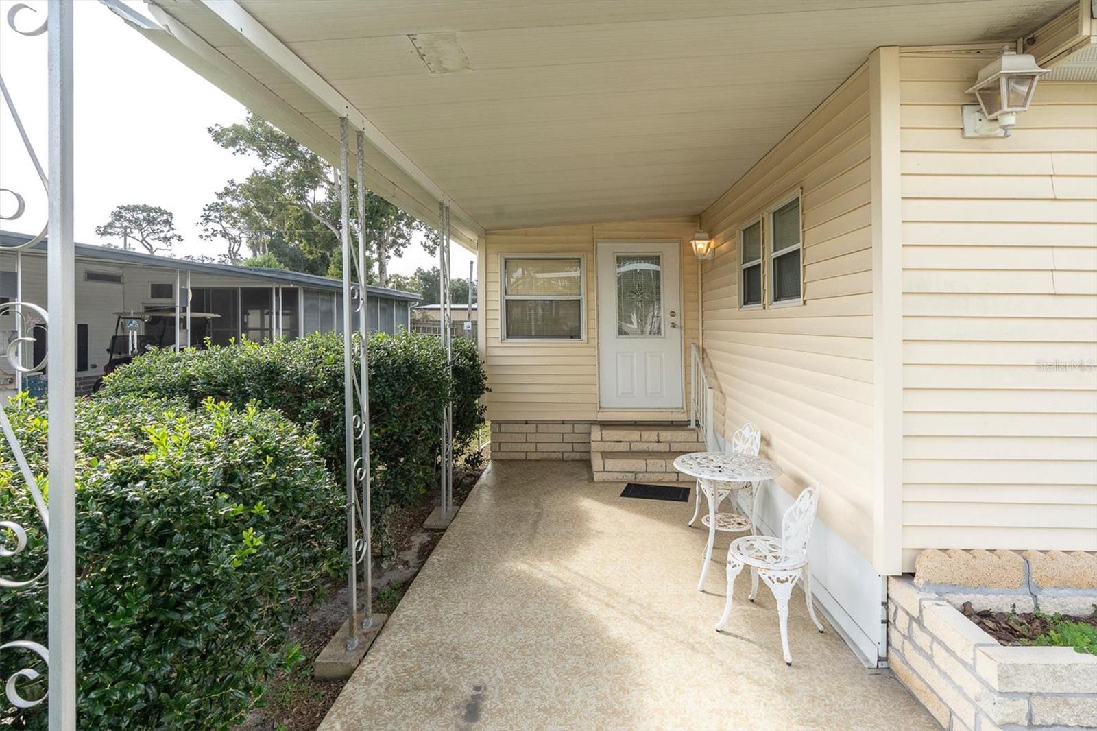 37324 LOIS AVENUE, Zephyrhills, FL 33542 37324 LOIS AVENUE, Zephyrhills, FL 33542