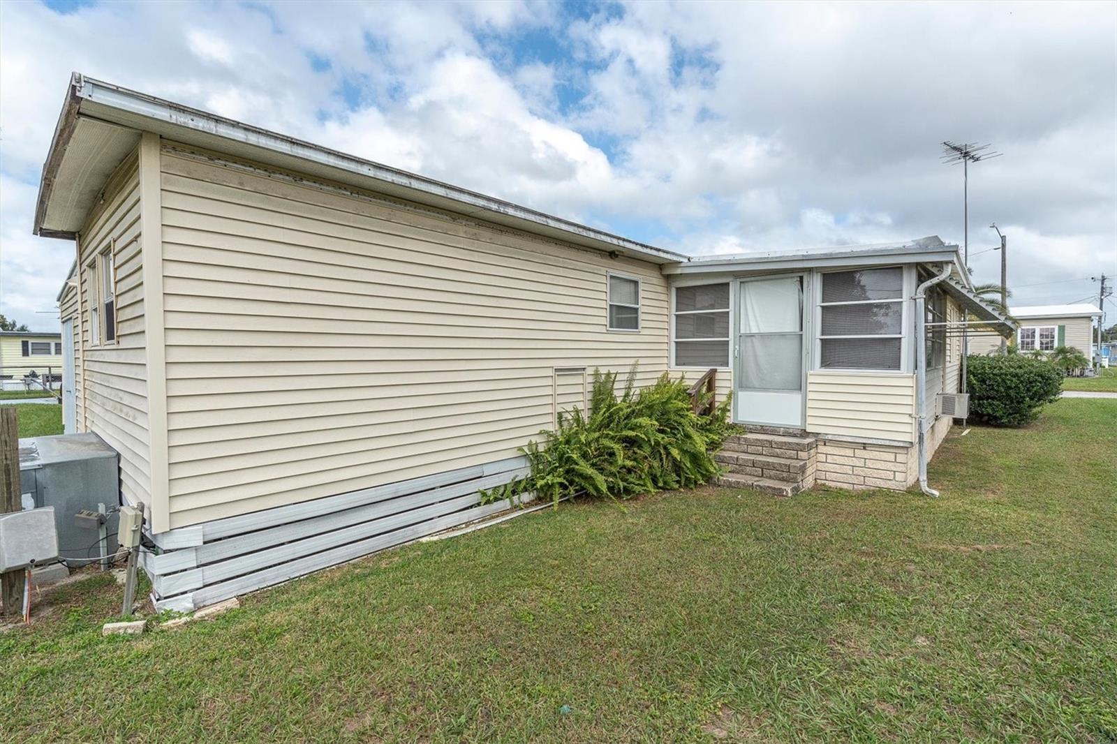 37324 LOIS AVENUE, Zephyrhills, FL 33542