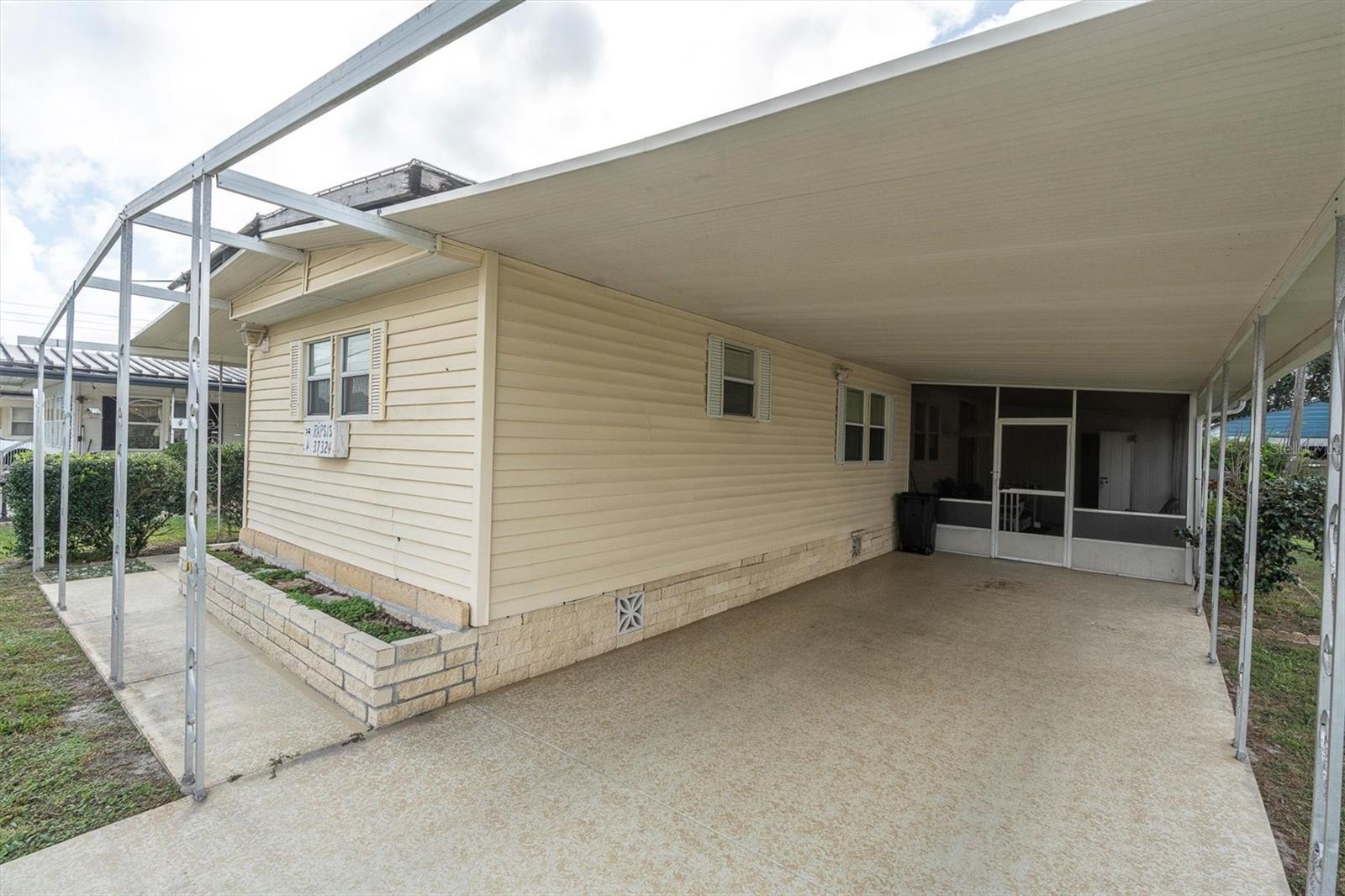 37324 LOIS AVENUE, Zephyrhills, FL 33542 37324 LOIS AVENUE, Zephyrhills, FL 33542