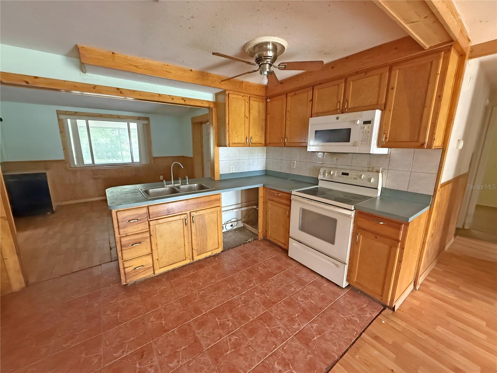 6134 PINEHURST DRIVE, Spring Hill, FL 34606 6134 PINEHURST DRIVE, Spring Hill, FL 34606
