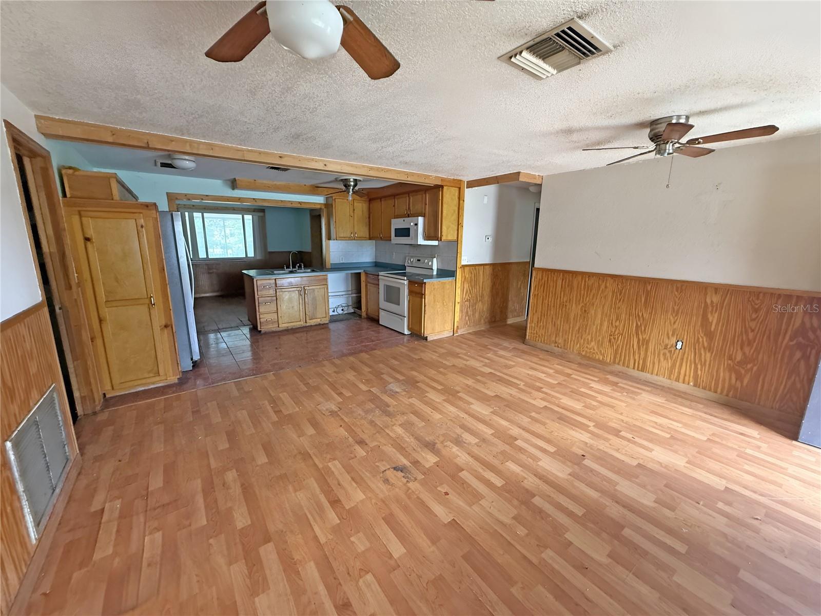 6134 PINEHURST DRIVE, Spring Hill, FL 34606 6134 PINEHURST DRIVE, Spring Hill, FL 34606