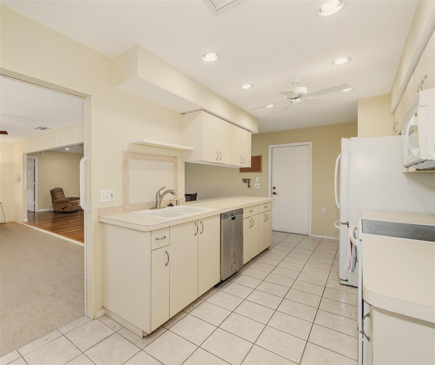 9015 WARWICK LANE, New Port Richey, FL 34655