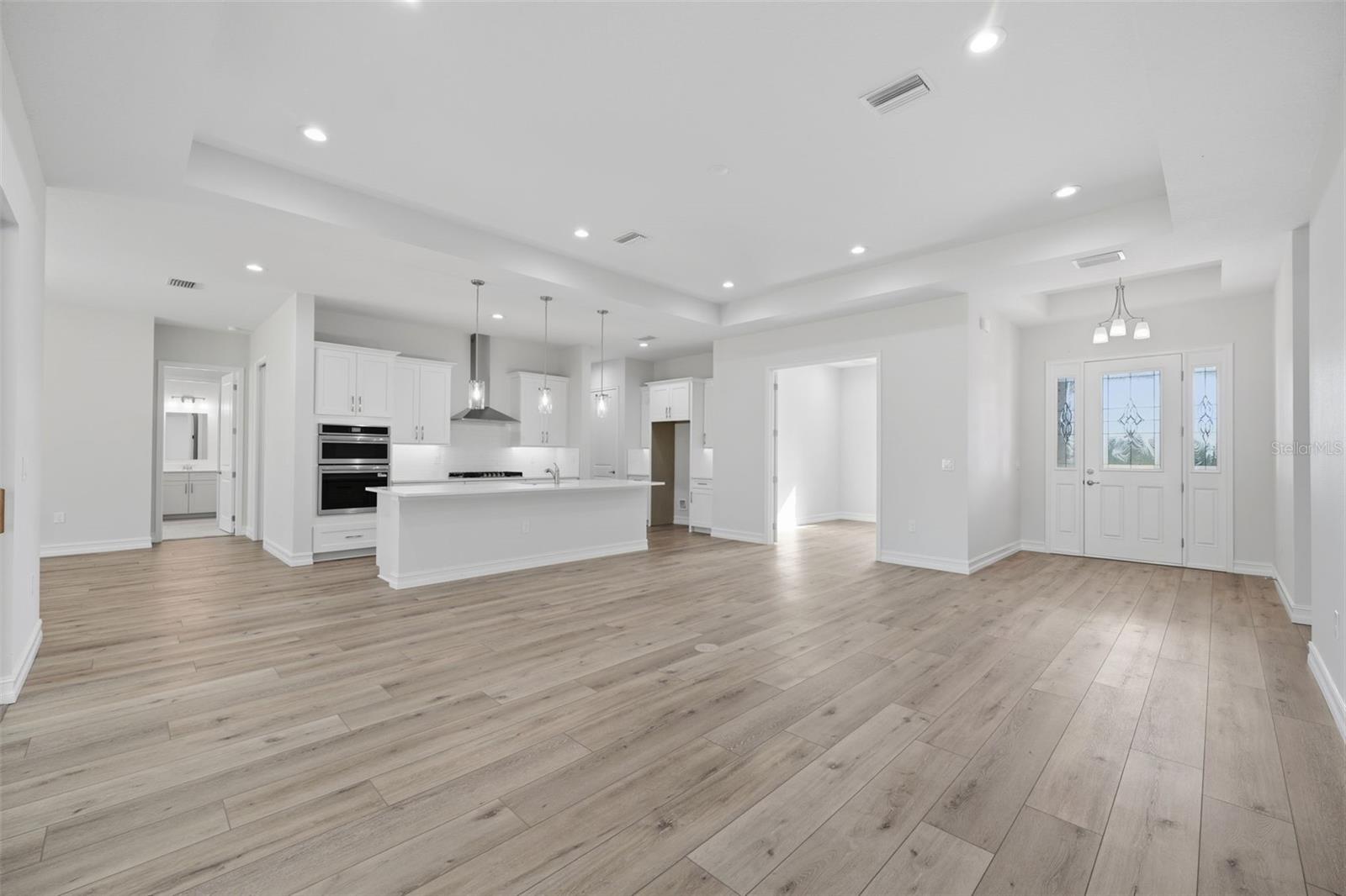 Living/Kitchen