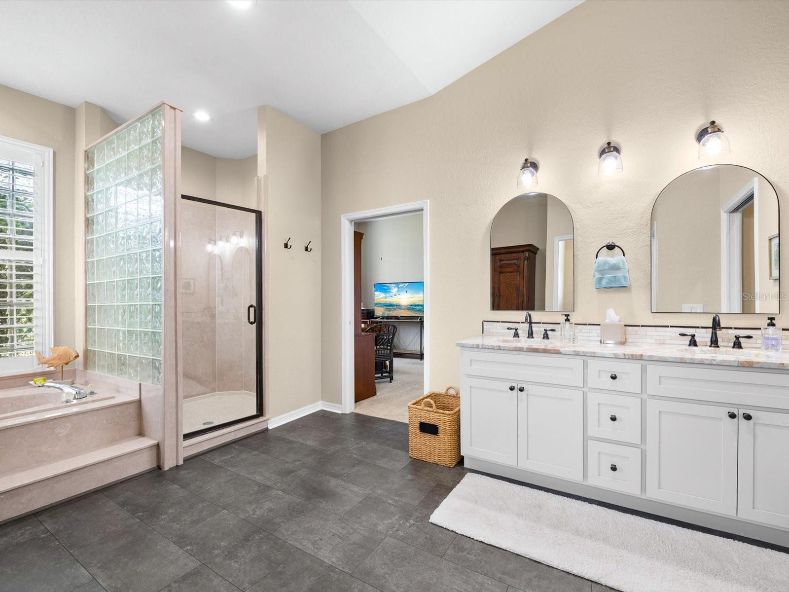 8906 SKYMASTER DRIVE, New Port Richey, FL 34654
