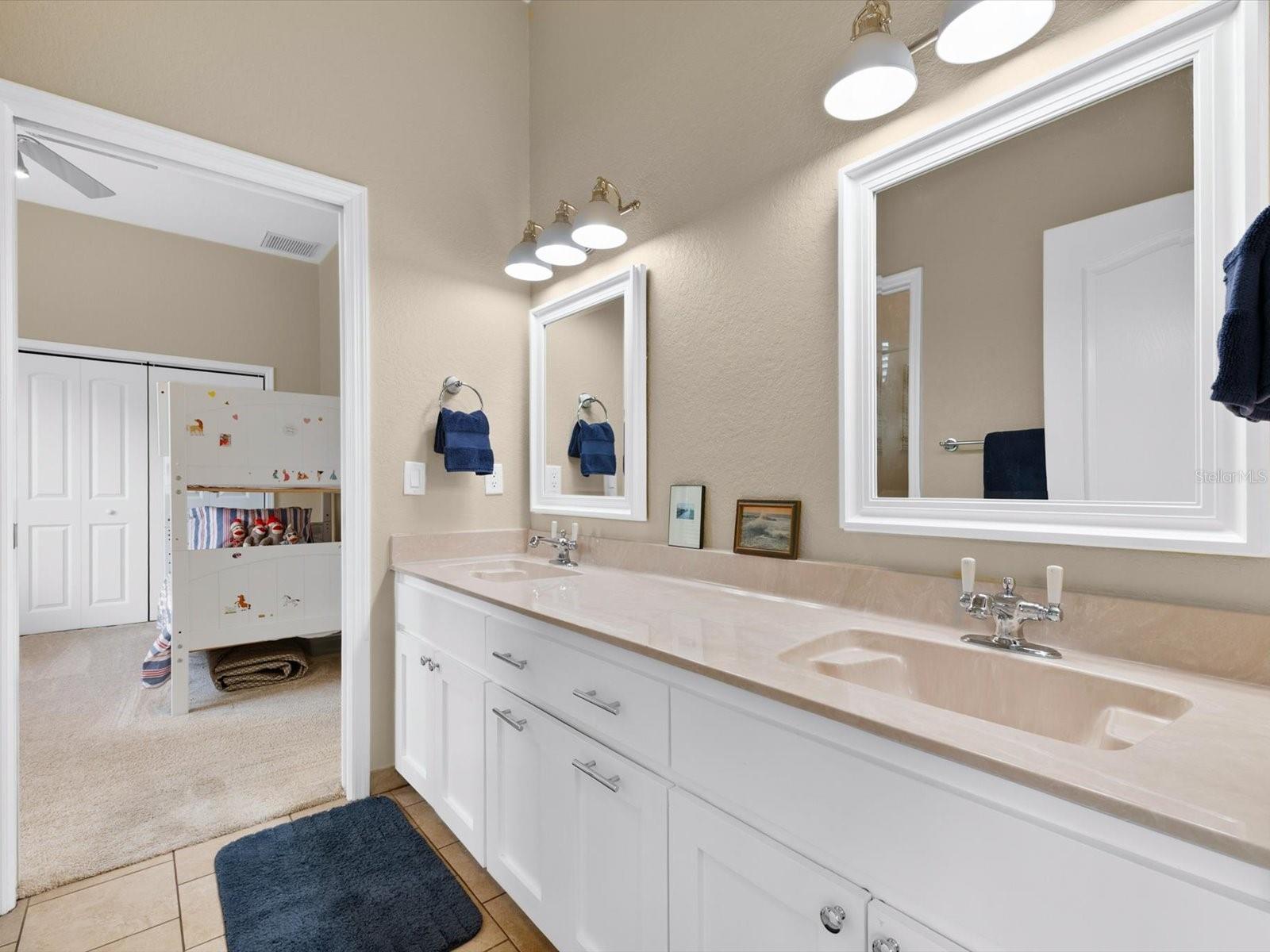8906 SKYMASTER DRIVE, New Port Richey, FL 34654