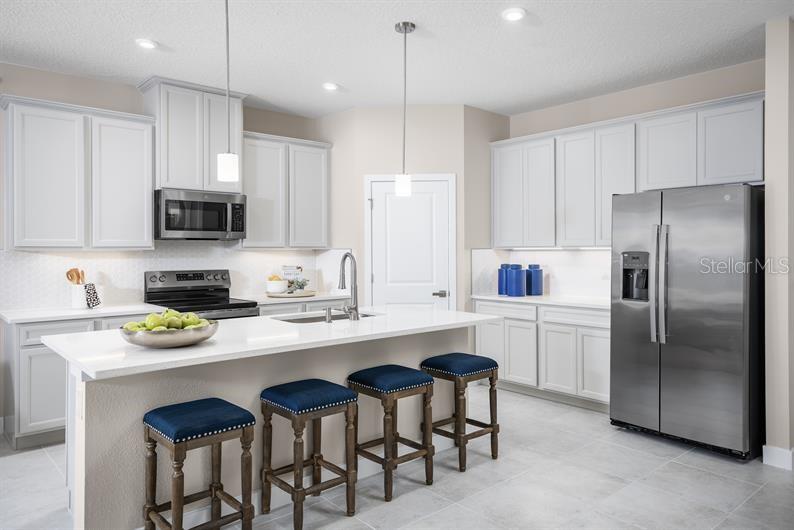 5323 CASTELLO AVENUE, Auburndale, FL 33823 5323 CASTELLO AVENUE, Auburndale, FL 33823