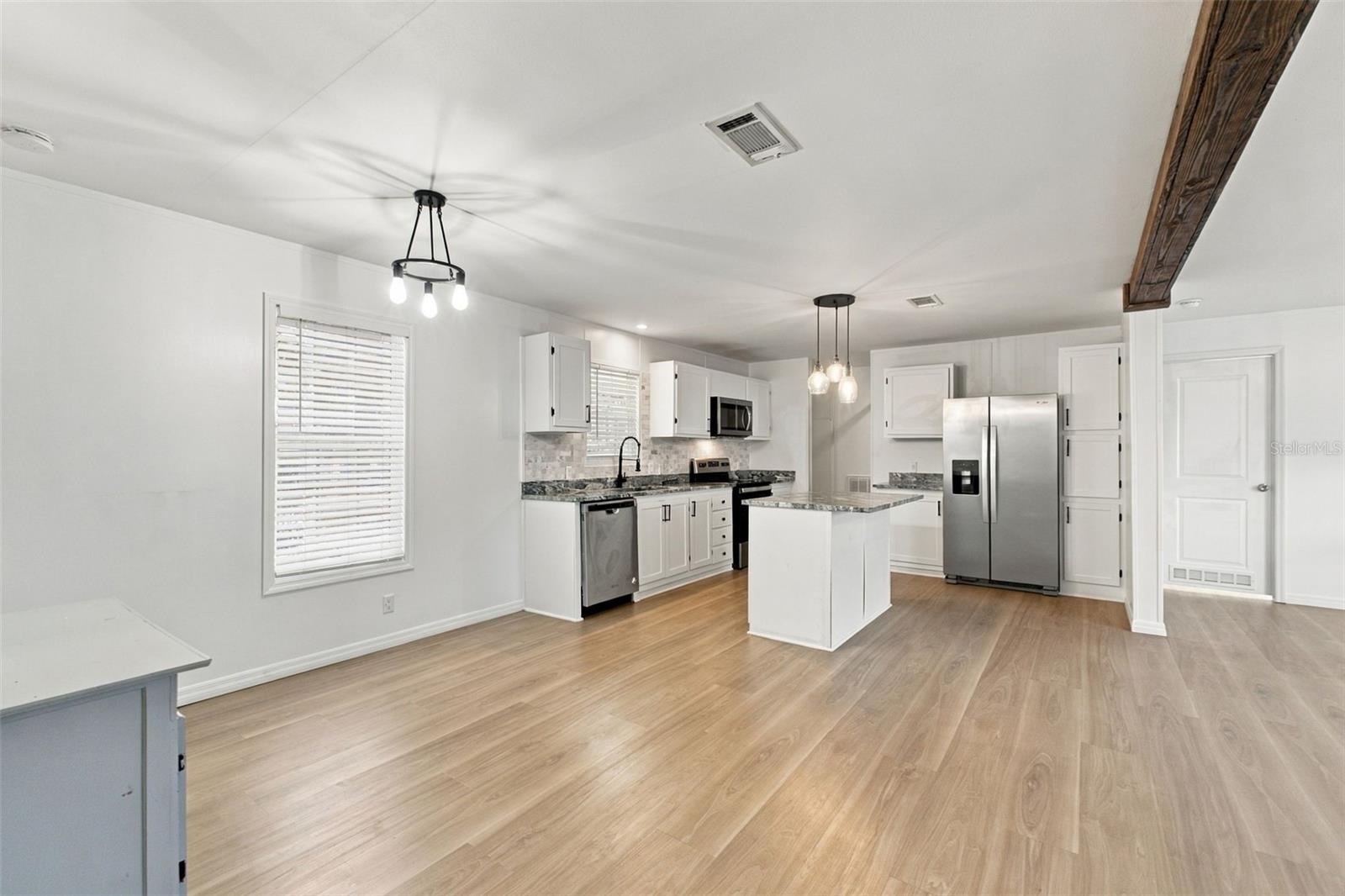 8020 EASTERN CIRCLE DRIVE, Brooksville, FL 34613