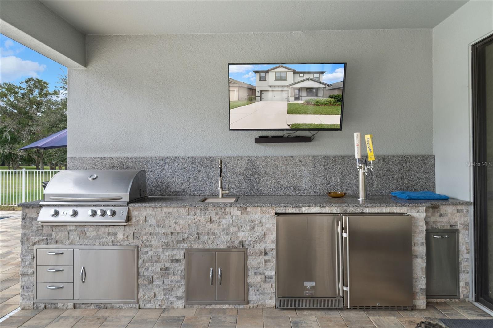 Complete outdoor kitchen