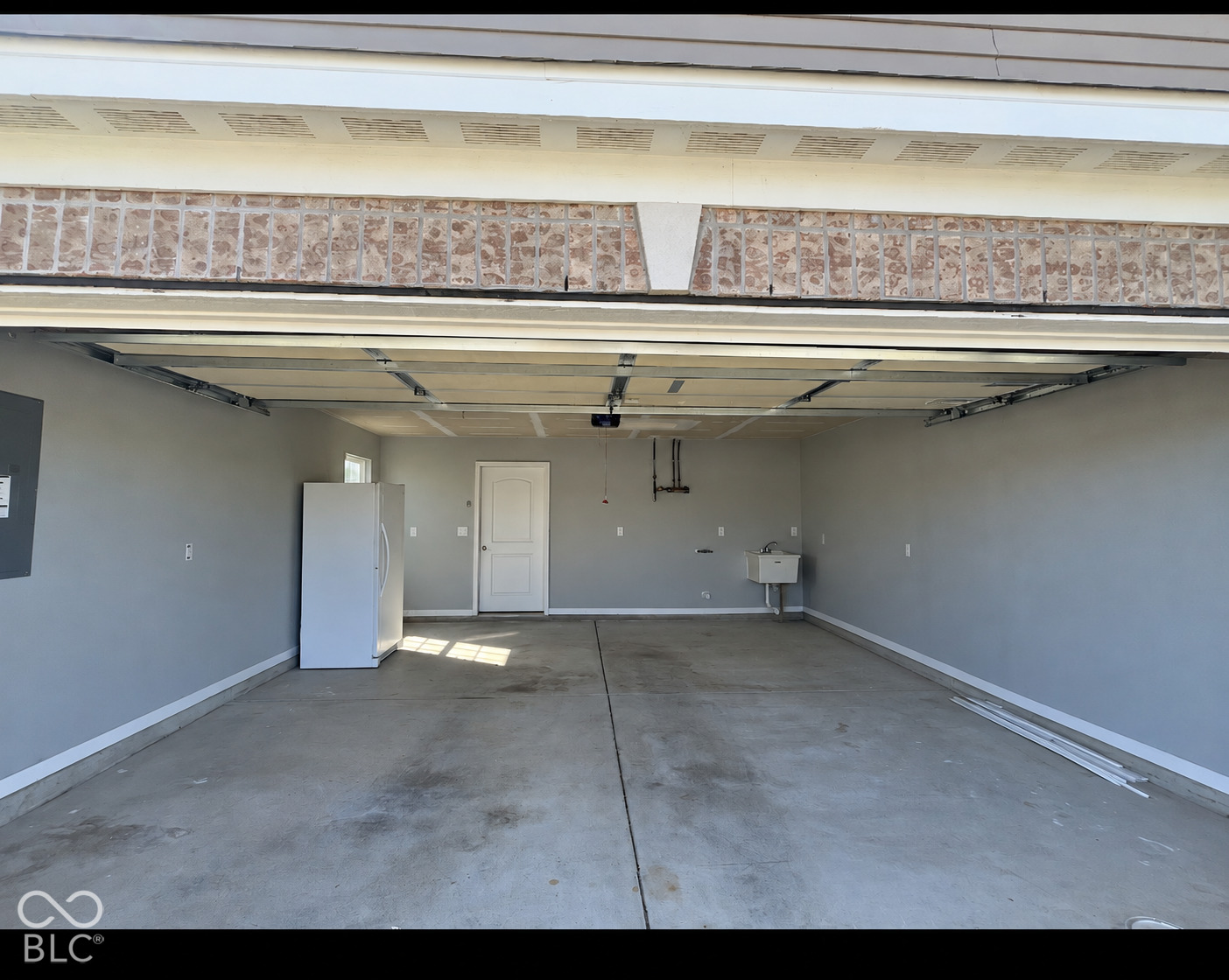3384 S Cordell Road, New Palestine, IN 46163