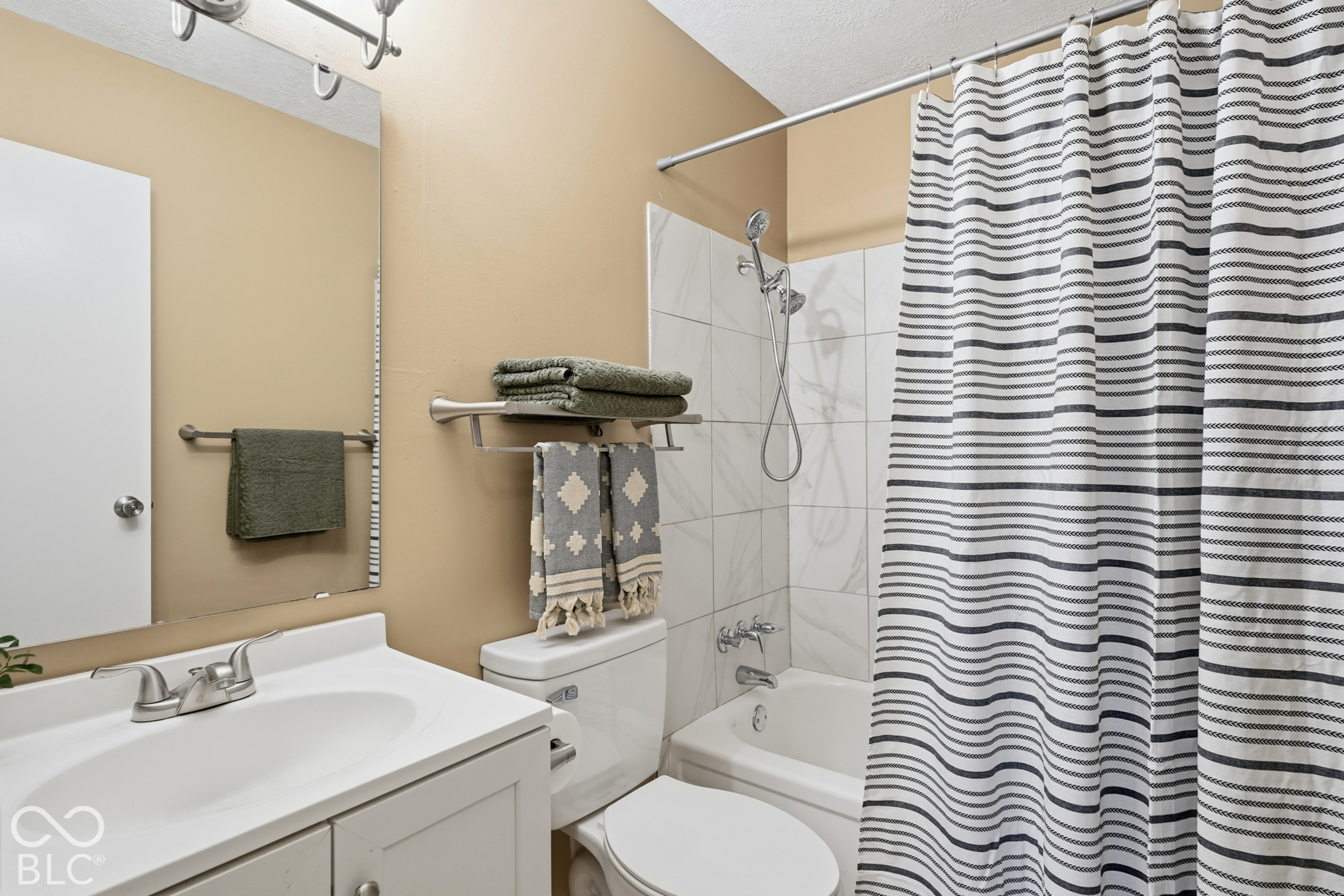 3632 Luewan Drive, Indianapolis, IN 46235