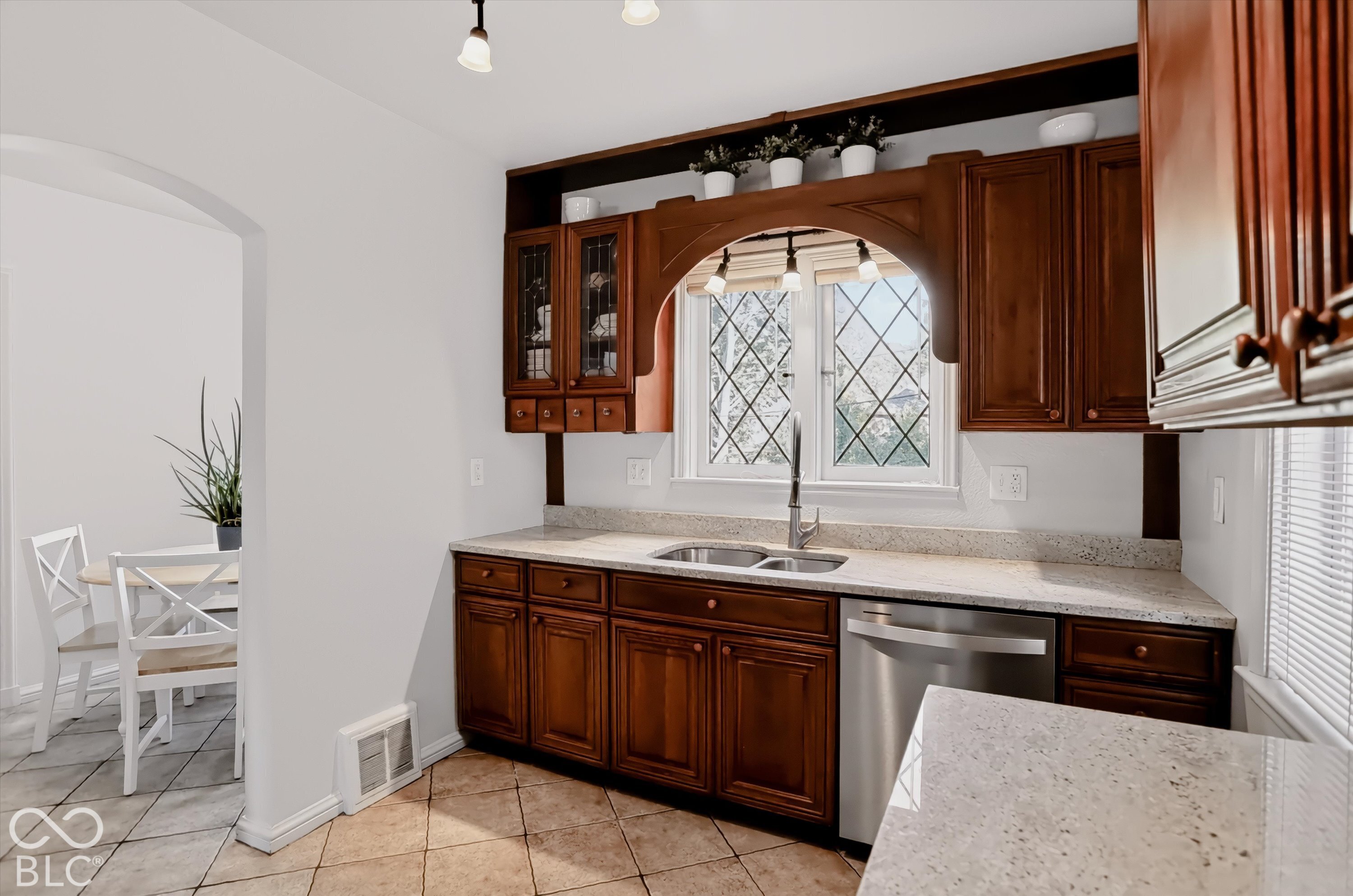 5753 N College Avenue, Indianapolis, IN 46220