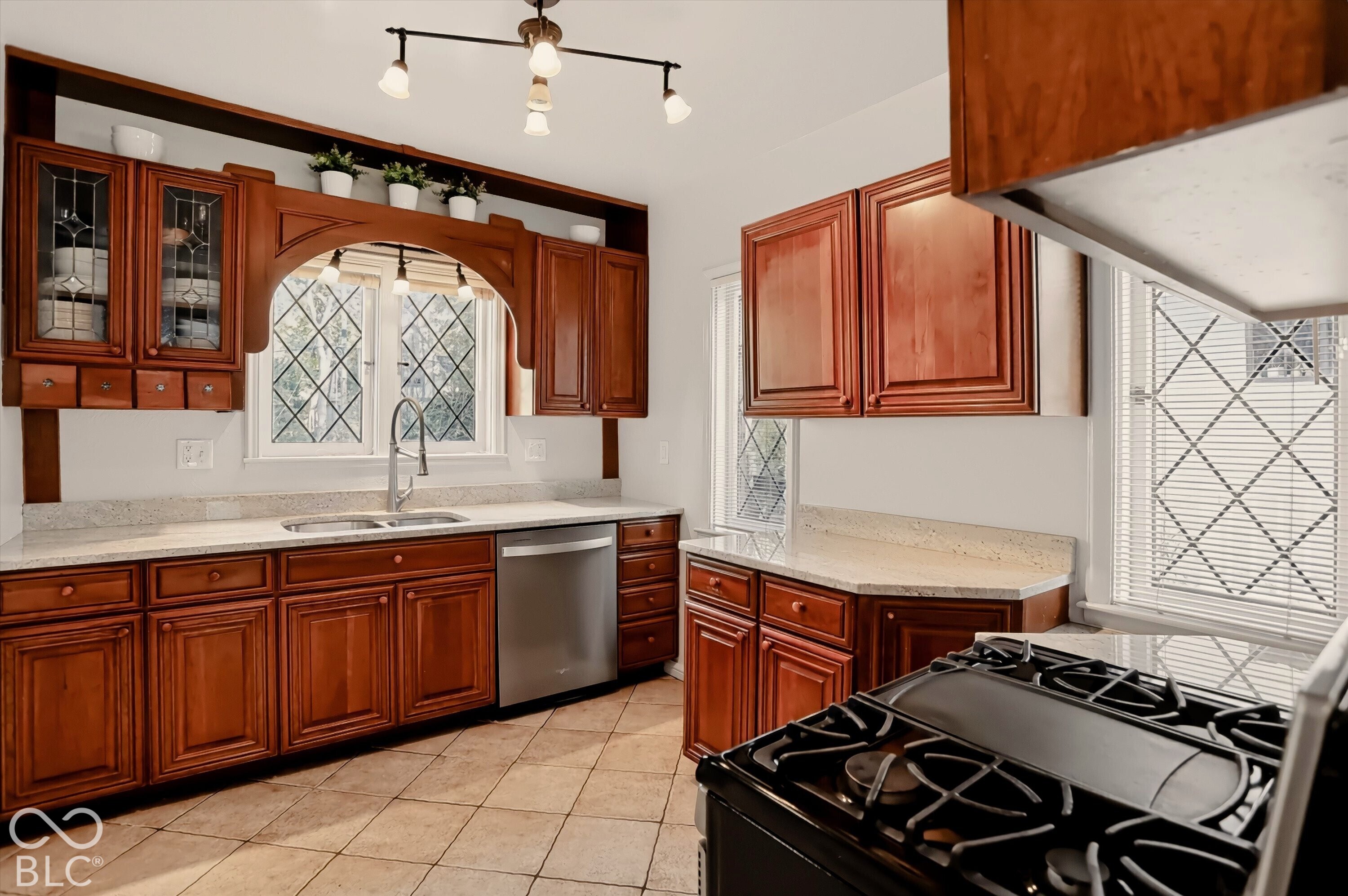 5753 N College Avenue, Indianapolis, IN 46220