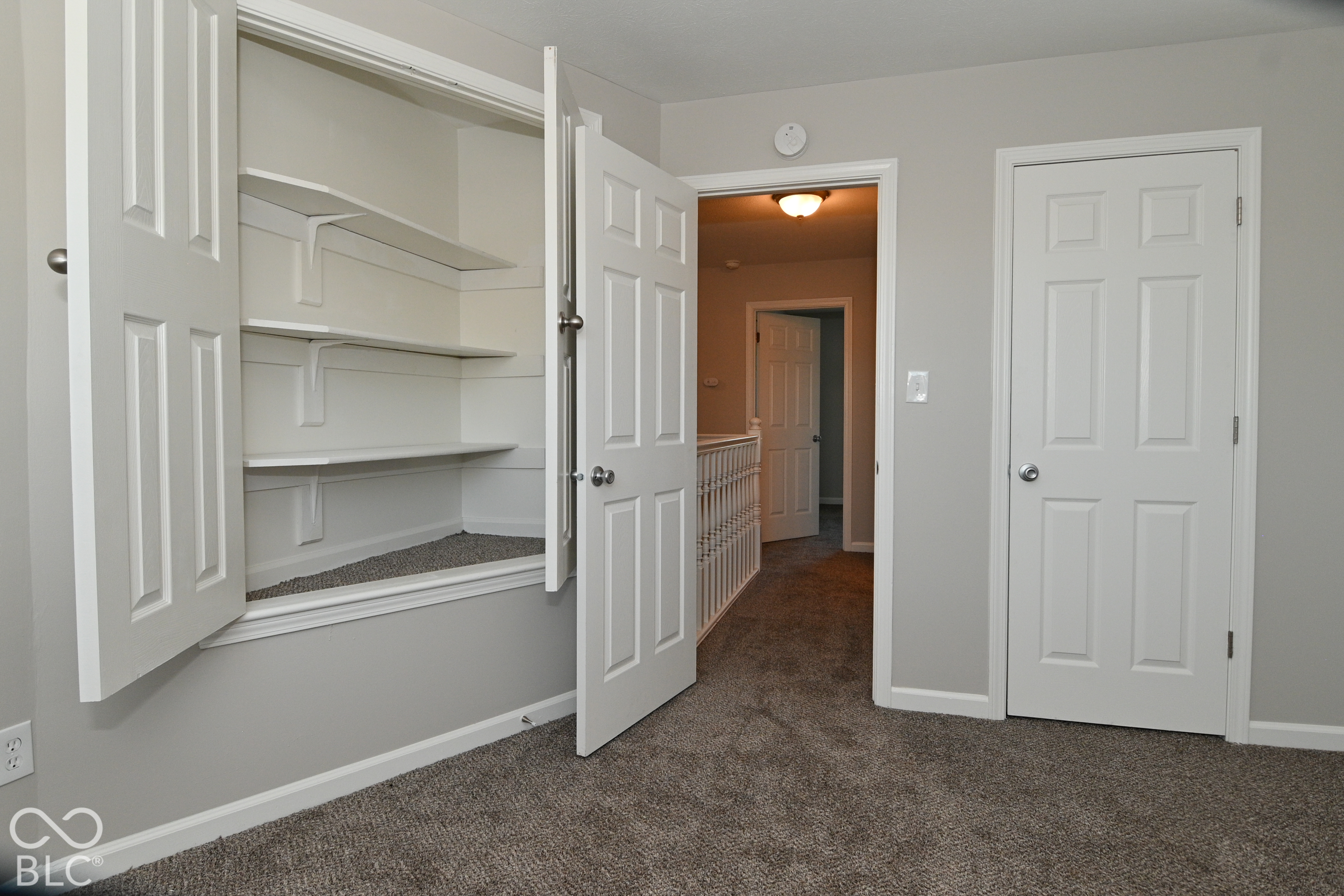 5524 Oakcrest Drive, Indianapolis, IN 46237