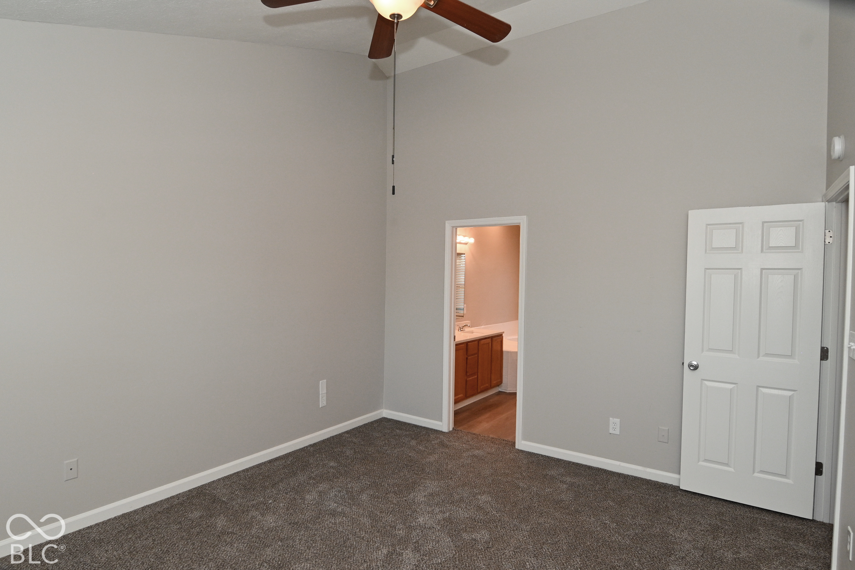 5524 Oakcrest Drive, Indianapolis, IN 46237