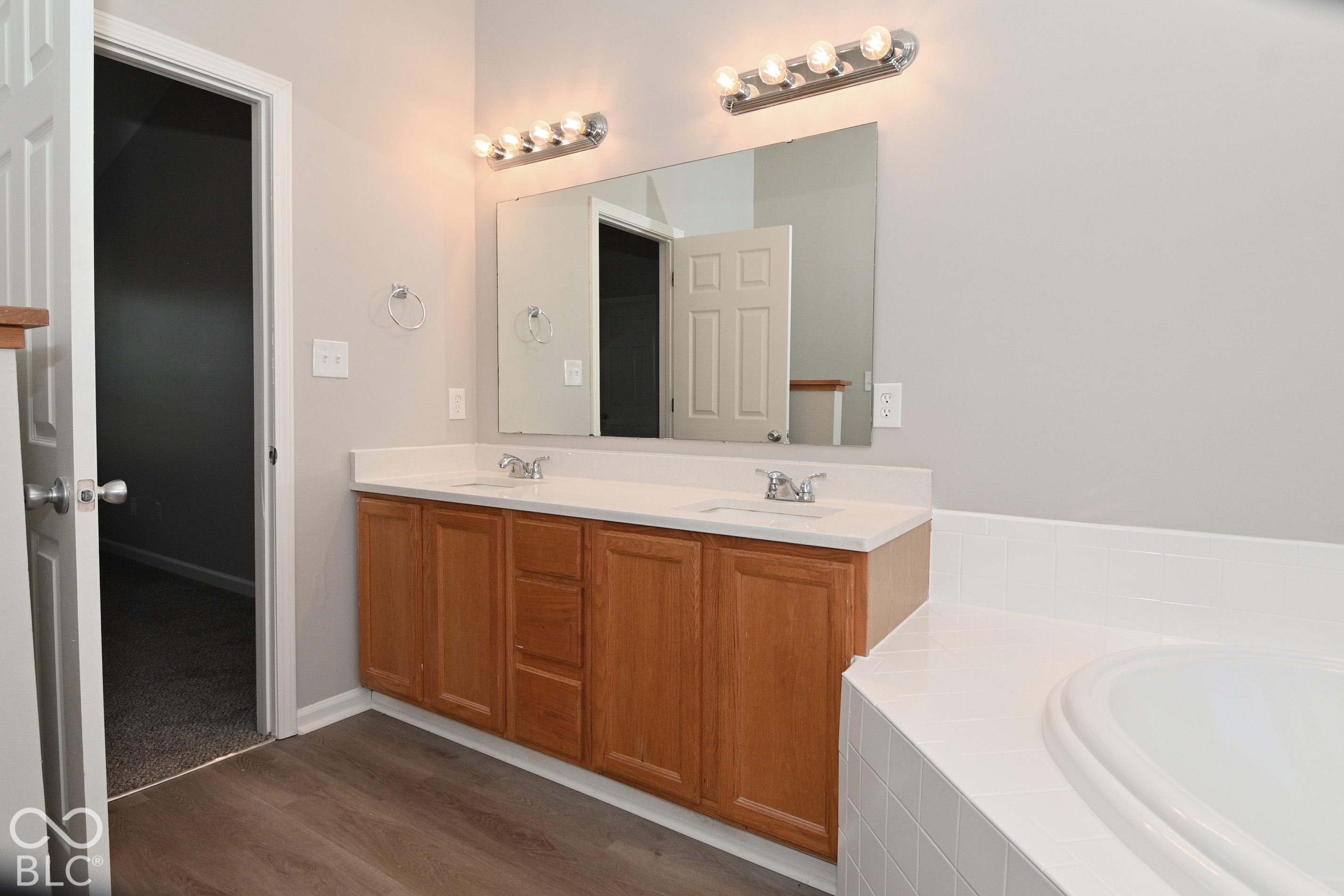 5524 Oakcrest Drive, Indianapolis, IN 46237