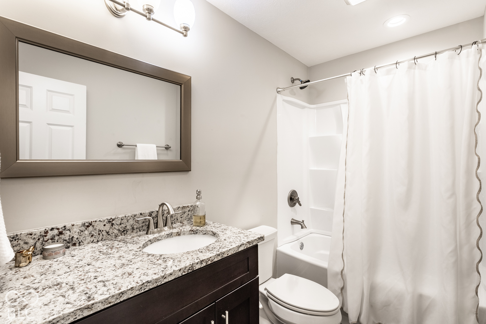 827 N Park Trail Drive, Carmel, IN 46032