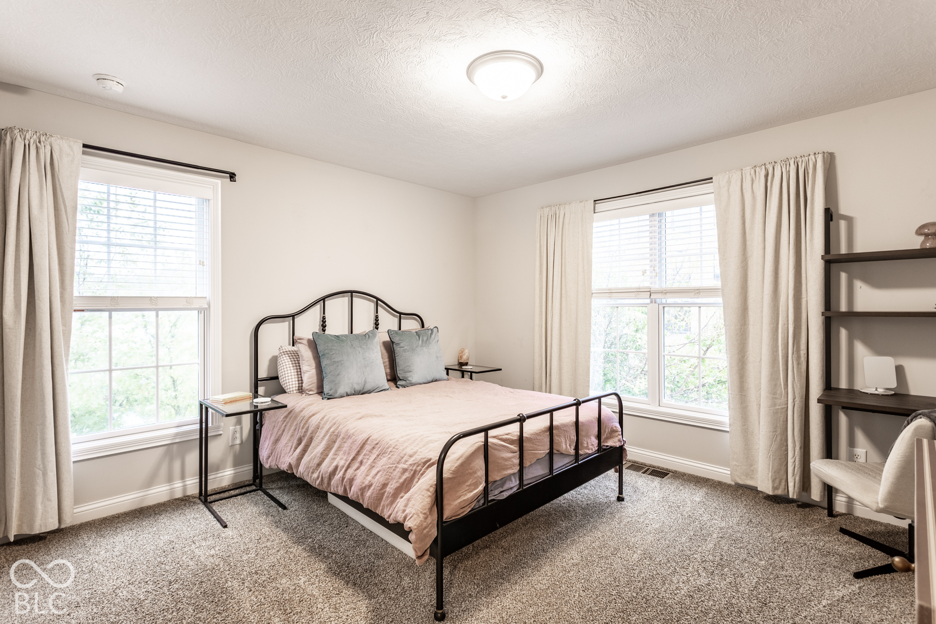 827 N Park Trail Drive, Carmel, IN 46032