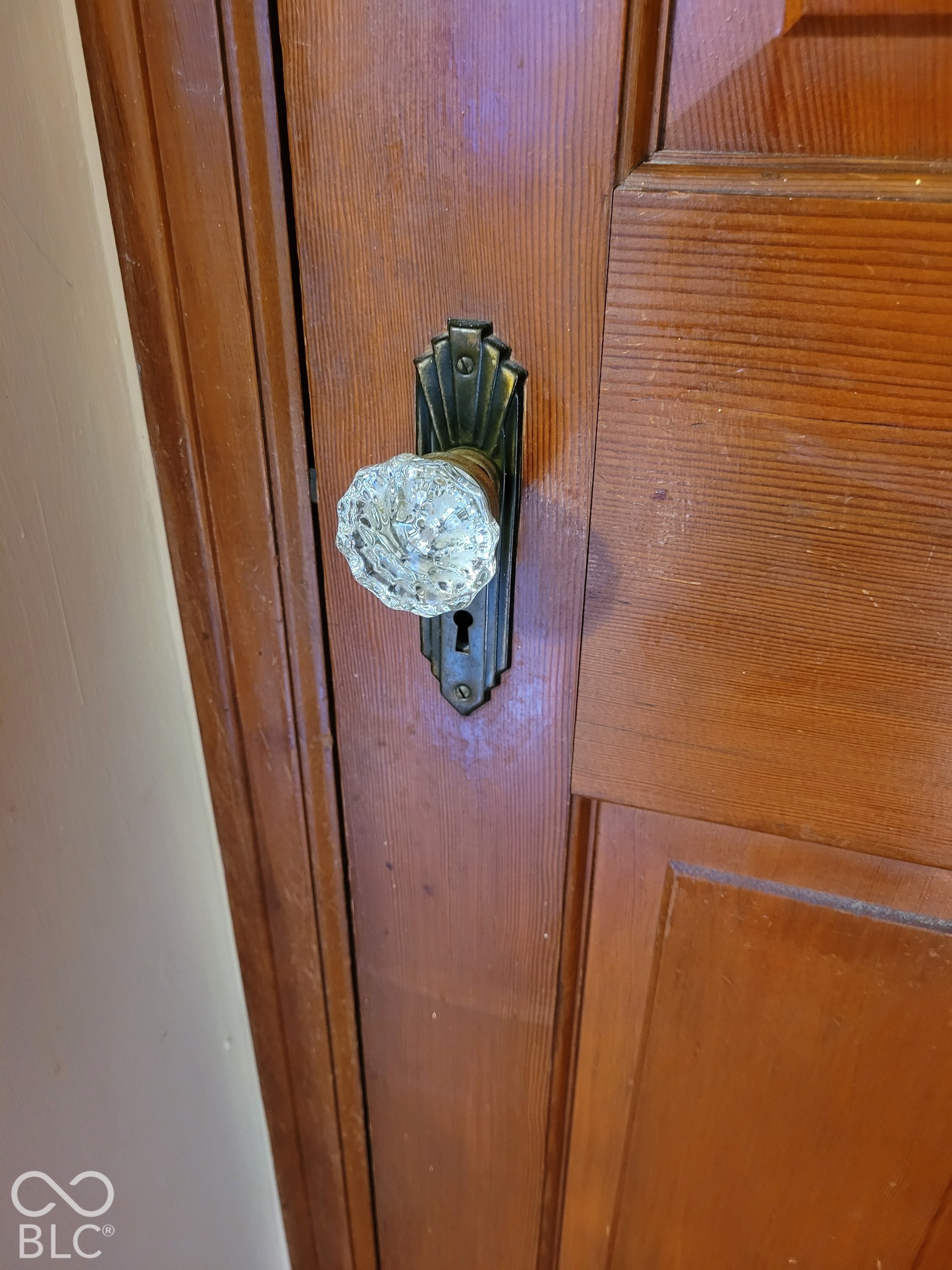 glass doorknobs !!!