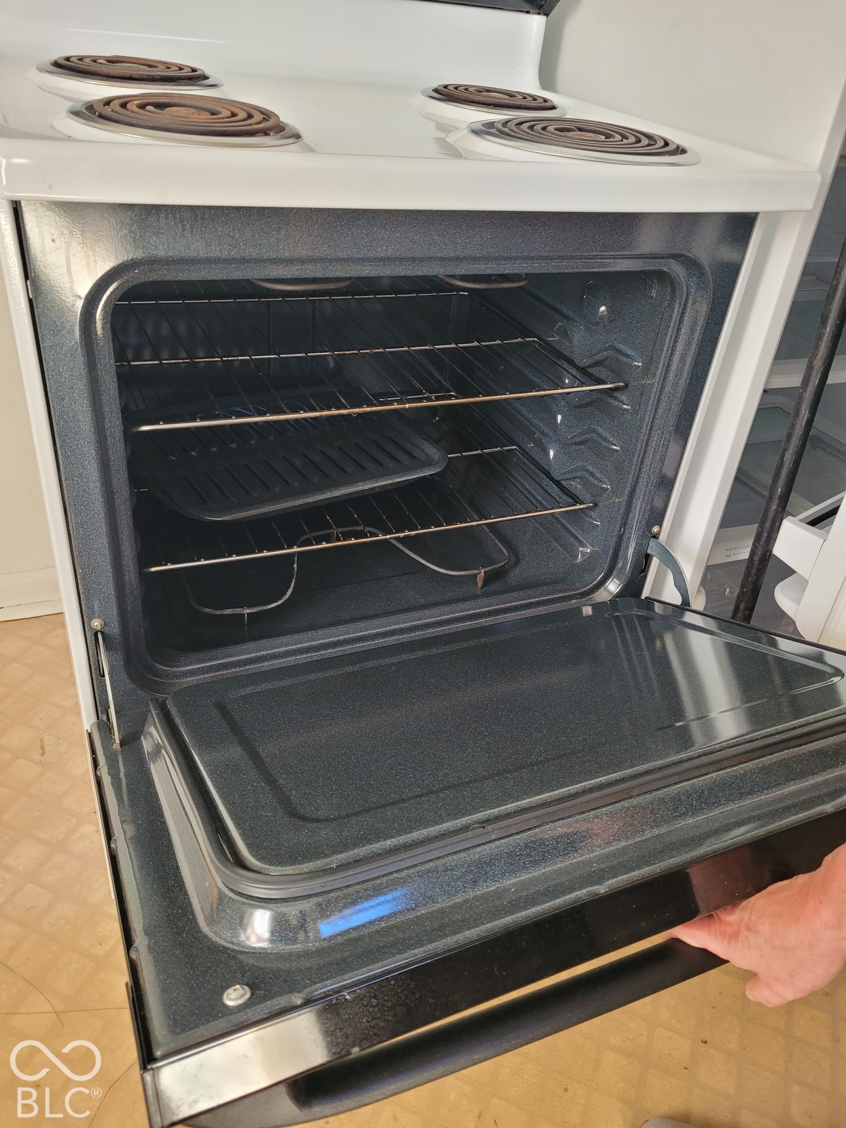look at that clean oven !!!