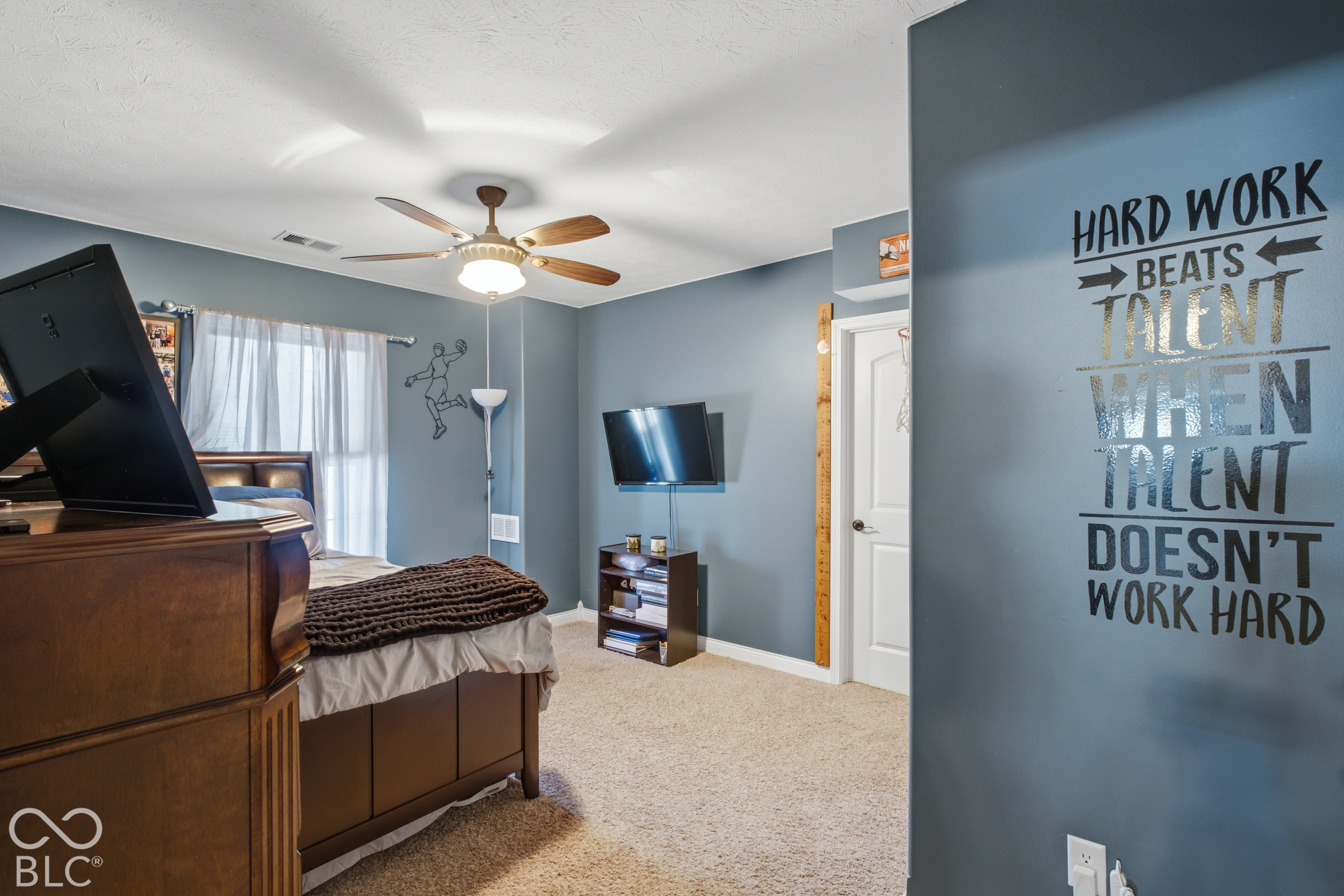 2532 Woodland Farms Drive, Columbus, IN 47201