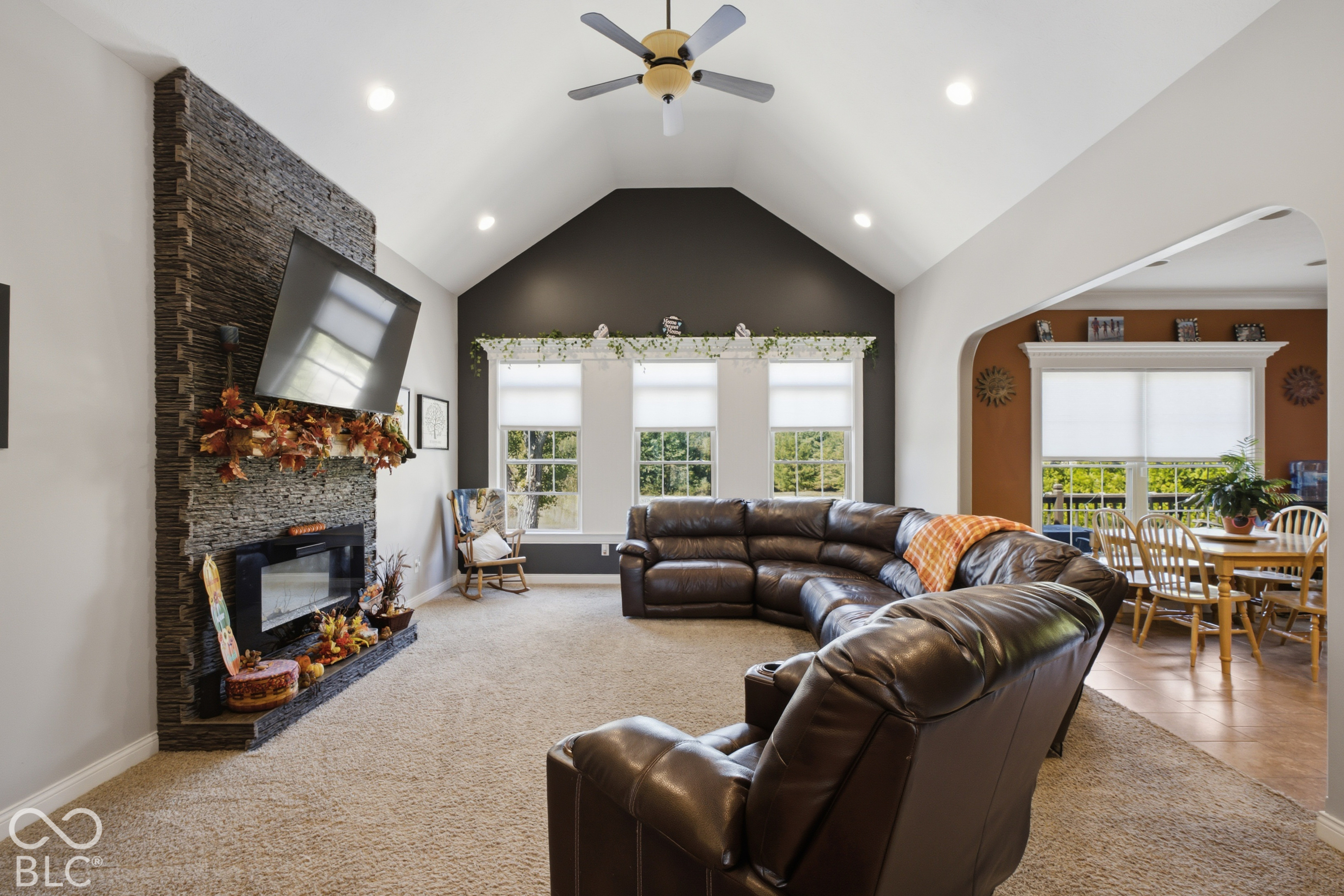 2532 Woodland Farms Drive, Columbus, IN 47201