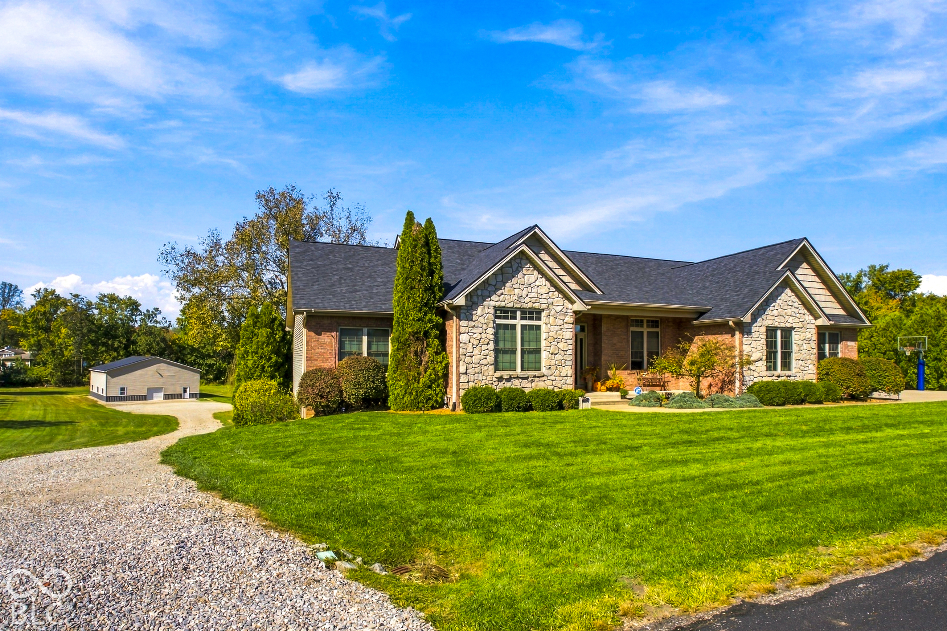 2532 Woodland Farms Drive, Columbus, IN 47201