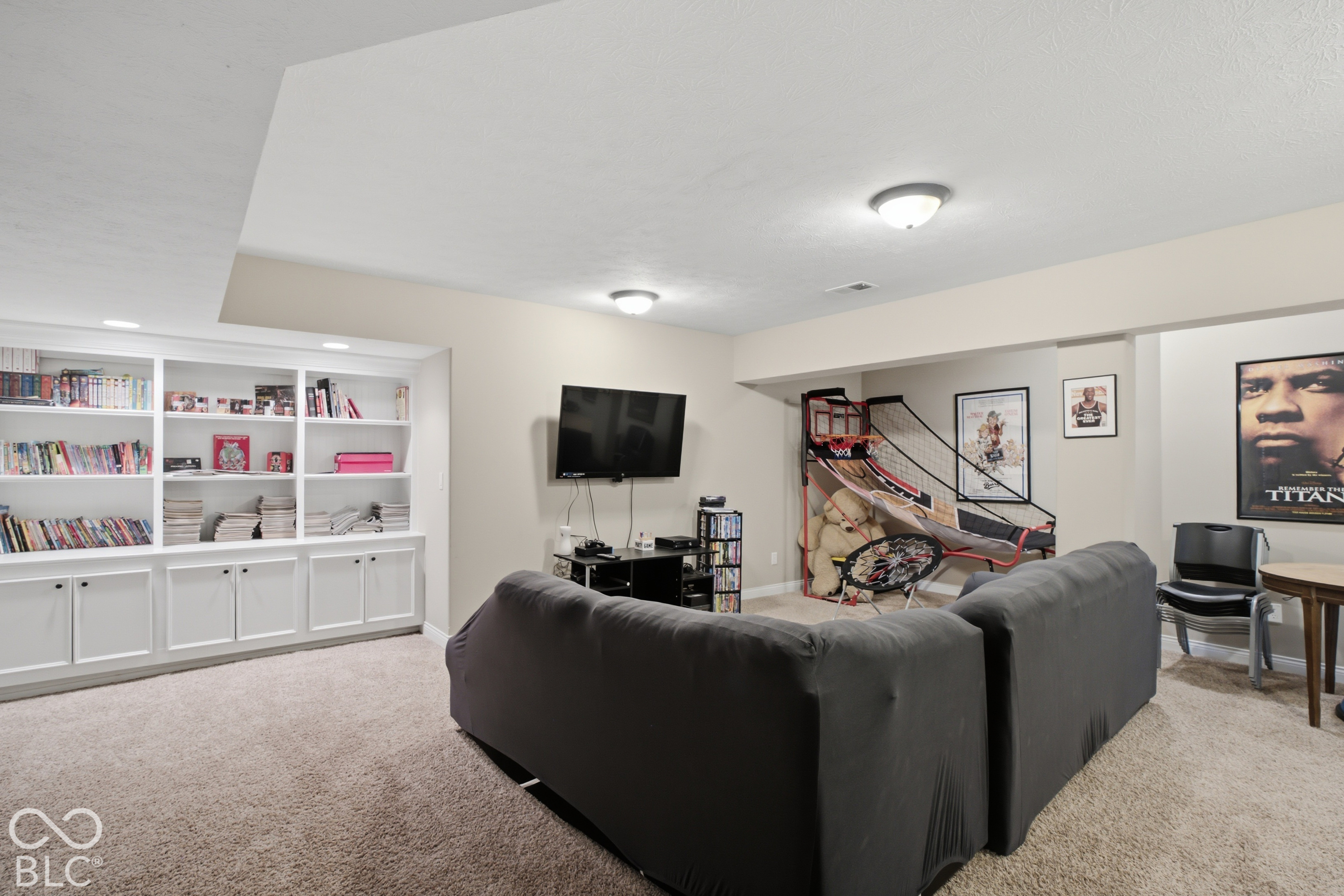 2532 Woodland Farms Drive, Columbus, IN 47201