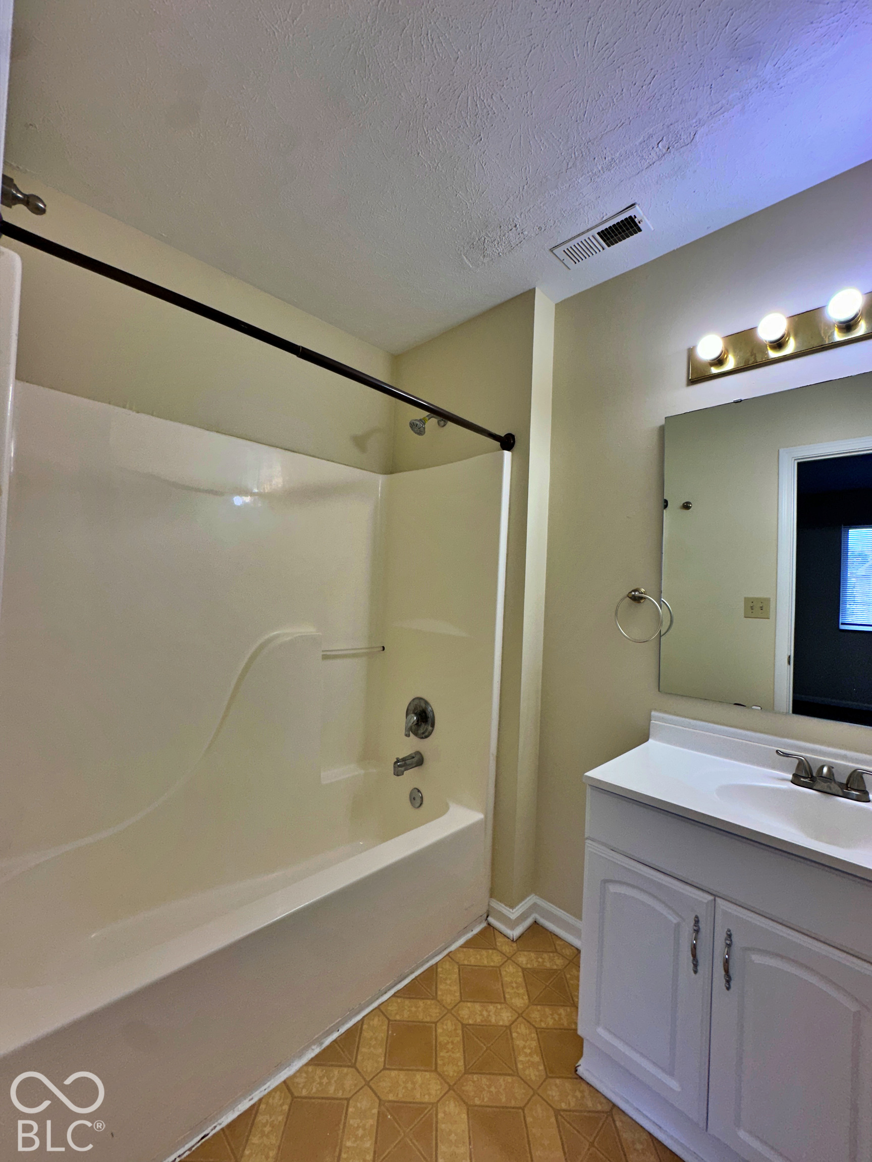 4650 Falcon Run Way, Indianapolis, IN 46254