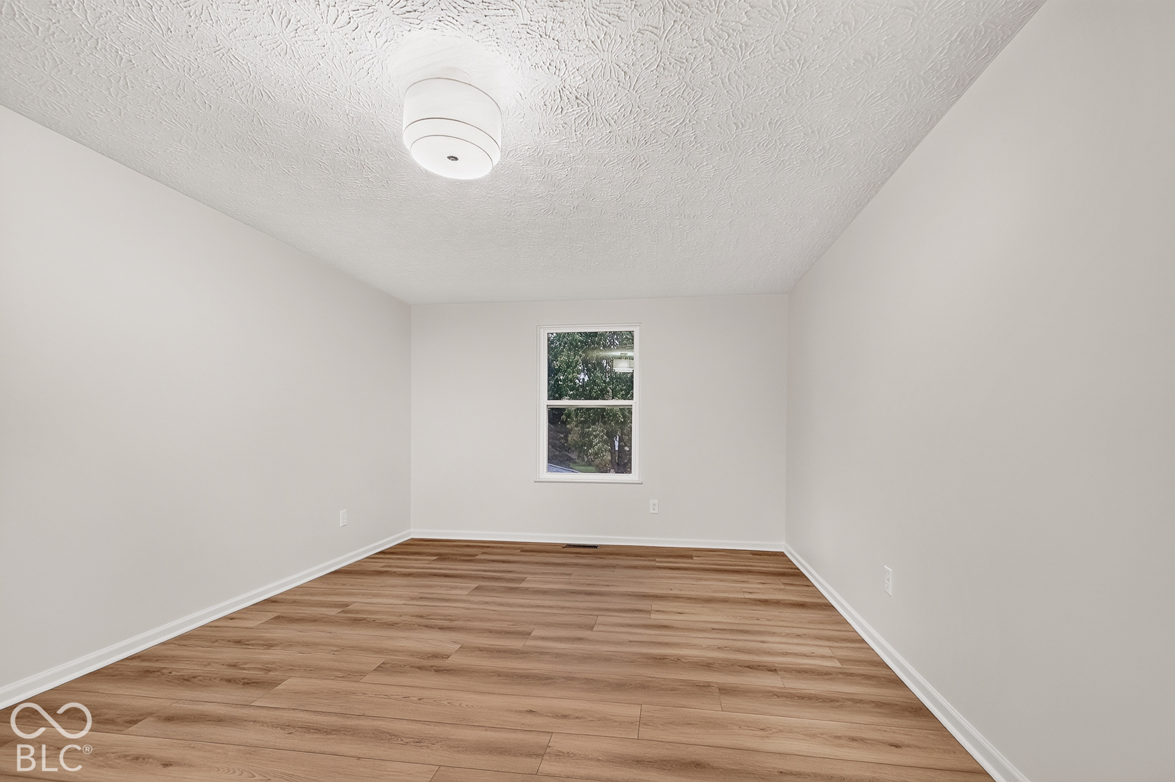 5666 Colonist Circle, Indianapolis, IN 46254