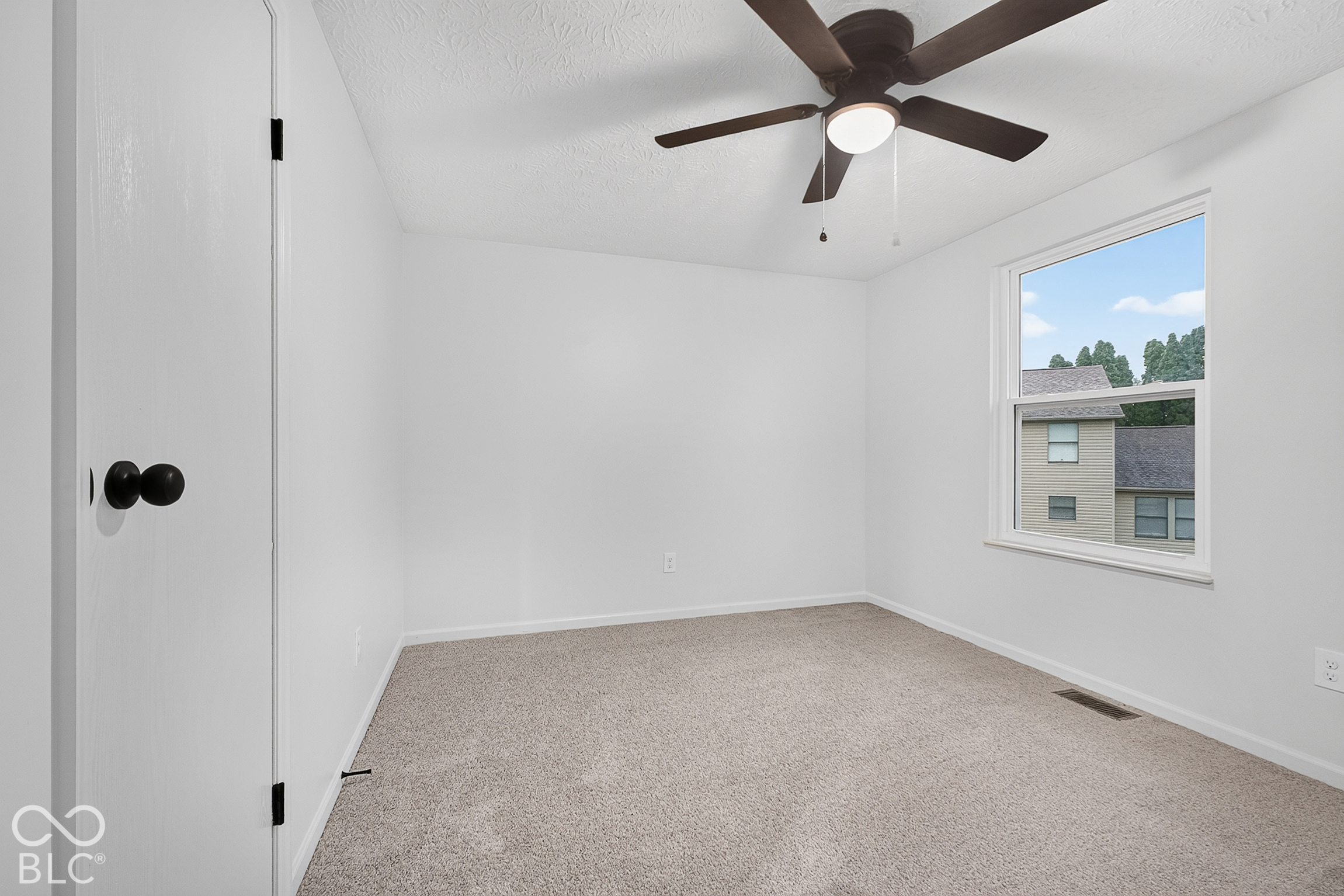 5666 Colonist Circle, Indianapolis, IN 46254