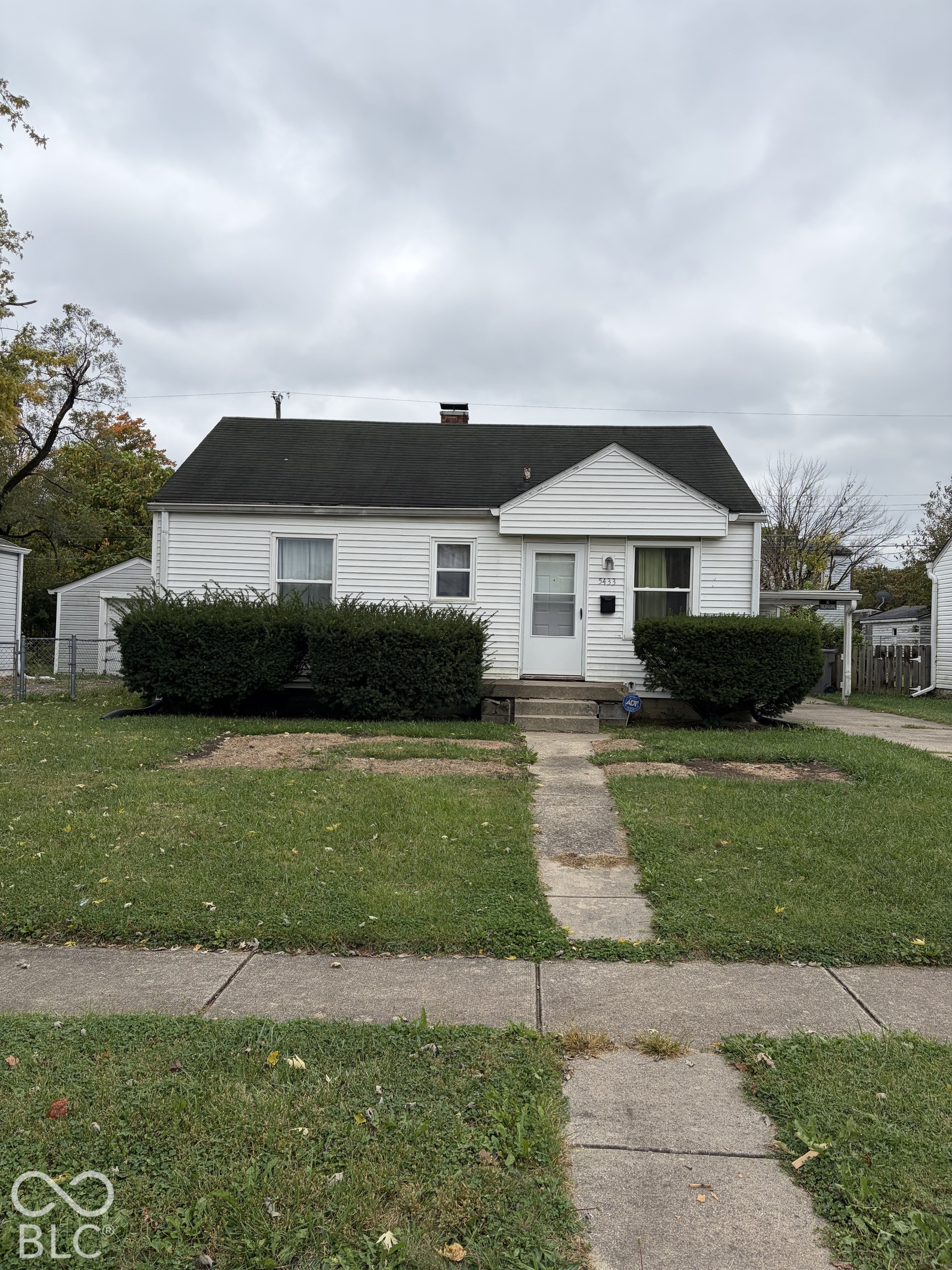 5433 E 20th Street, Indianapolis, IN 46218 5433 E 20th Street, Indianapolis, IN 46218