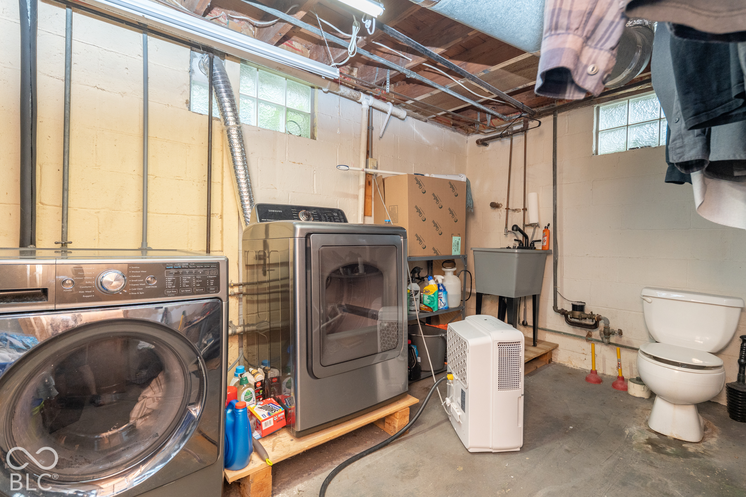 6156 Oak Avenue, Indianapolis, IN 46219