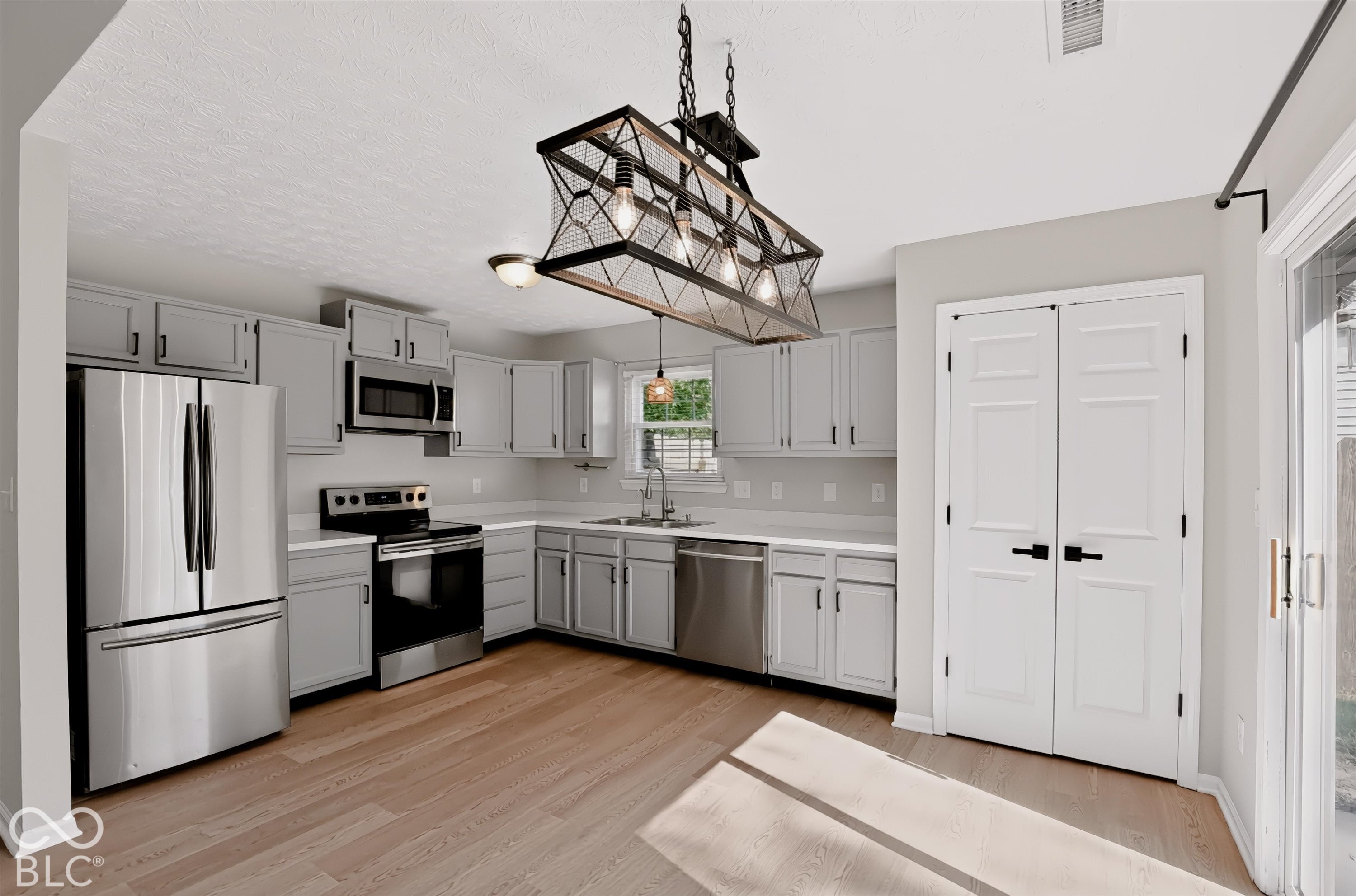 517 E Pine Ridge Drive, Westfield, IN 46074