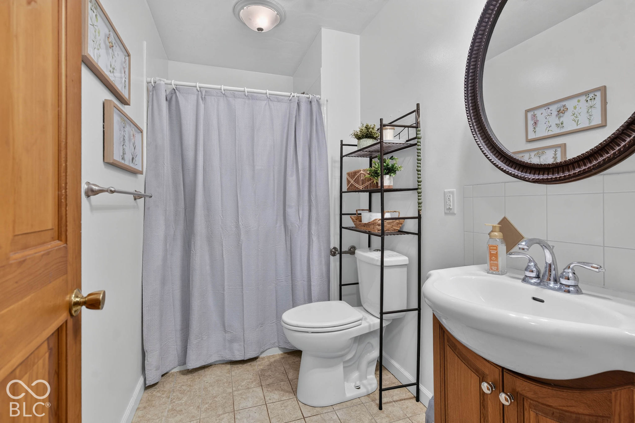 Main Floor - Walk In Shower
