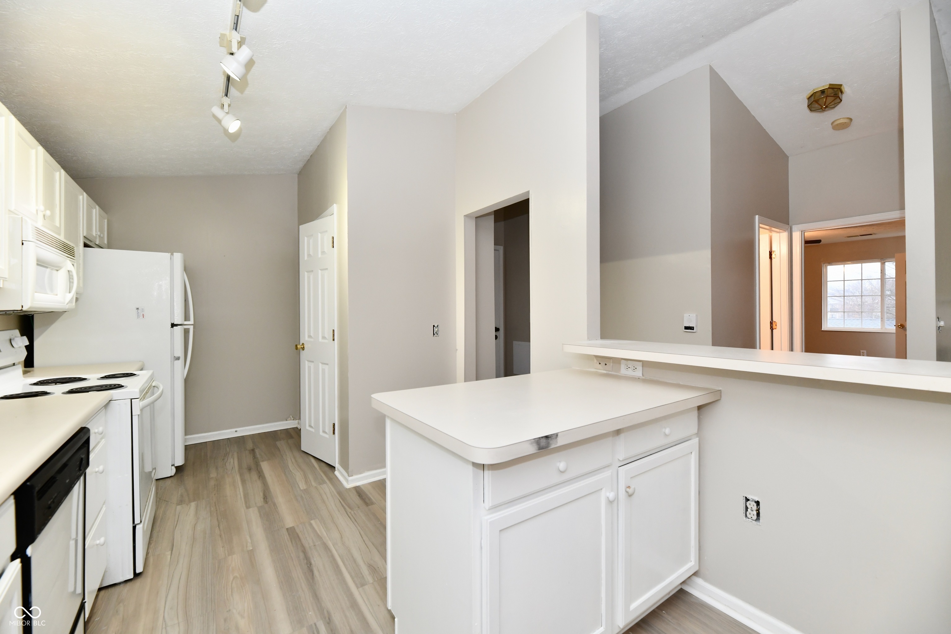 209 Faulkner Court, Carmel, IN 46032