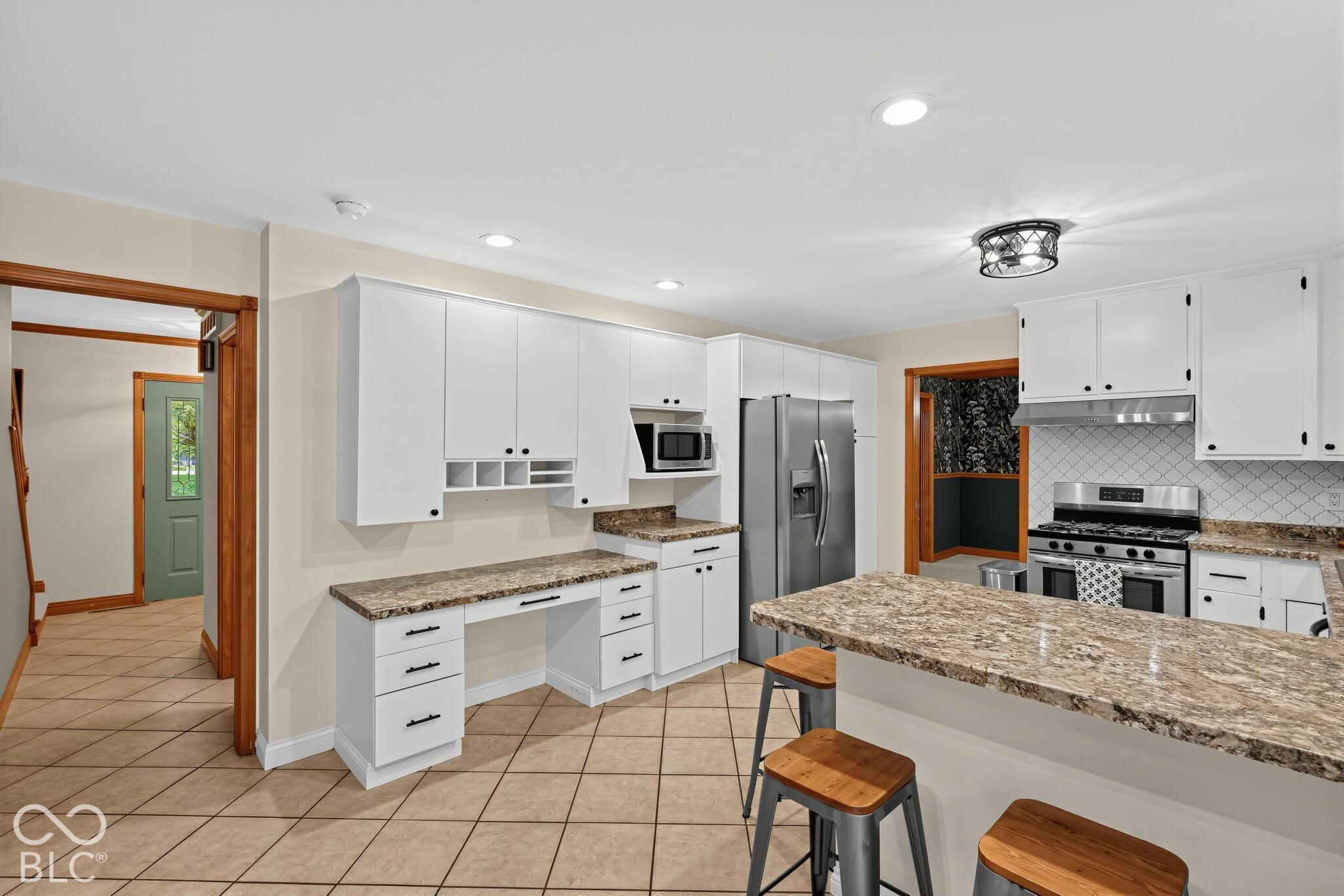 52092 W Winding Waters Lane N, Elkhart, IN 46514