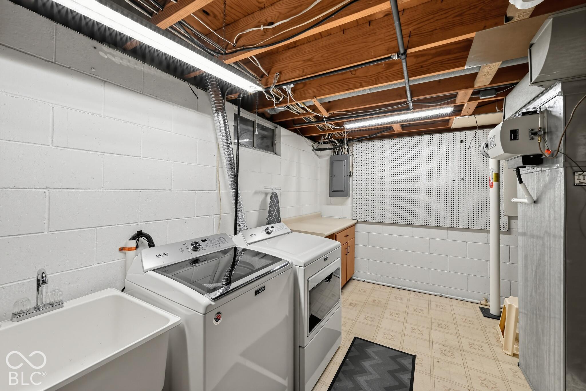 52092 W Winding Waters Lane N, Elkhart, IN 46514