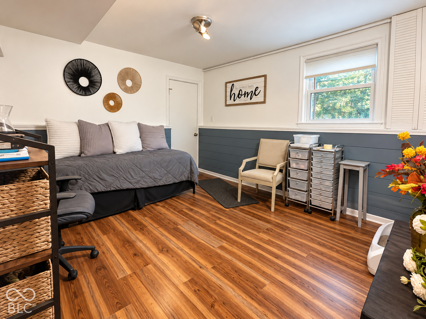 Lower level bonus room in the basement can be used for guests or hobby
