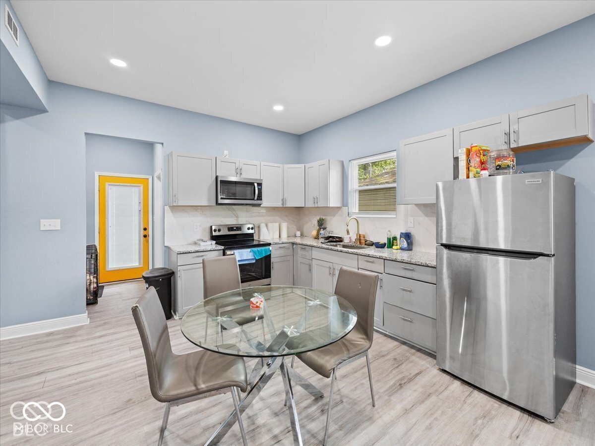 955 N Belleview Place, Indianapolis, IN 46222