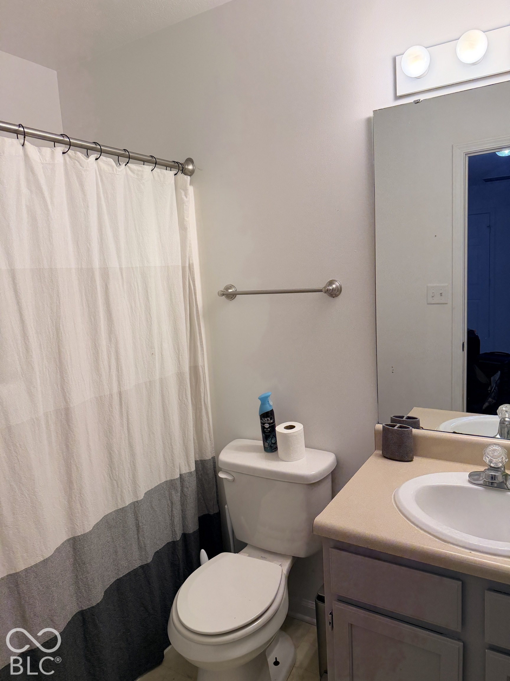 Another tub/shower combo in the hall bath..
