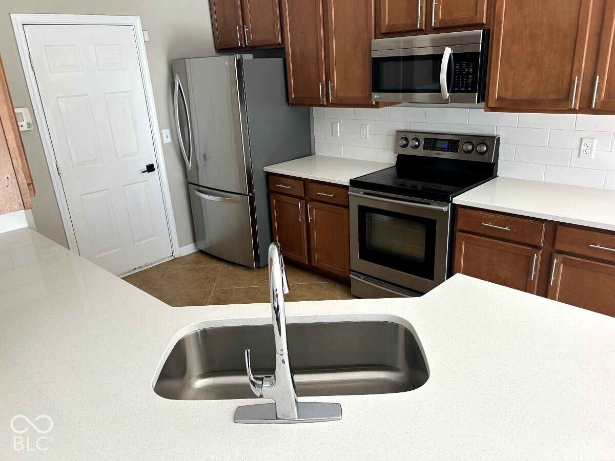 10077 Sundown Lane, Avon, IN 46123