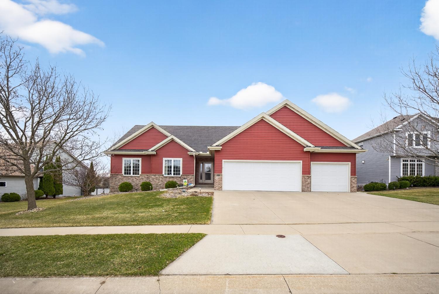 2306 Crimson Ridge Circle NW, Rochester, MN 55901 | MLS # 7052365