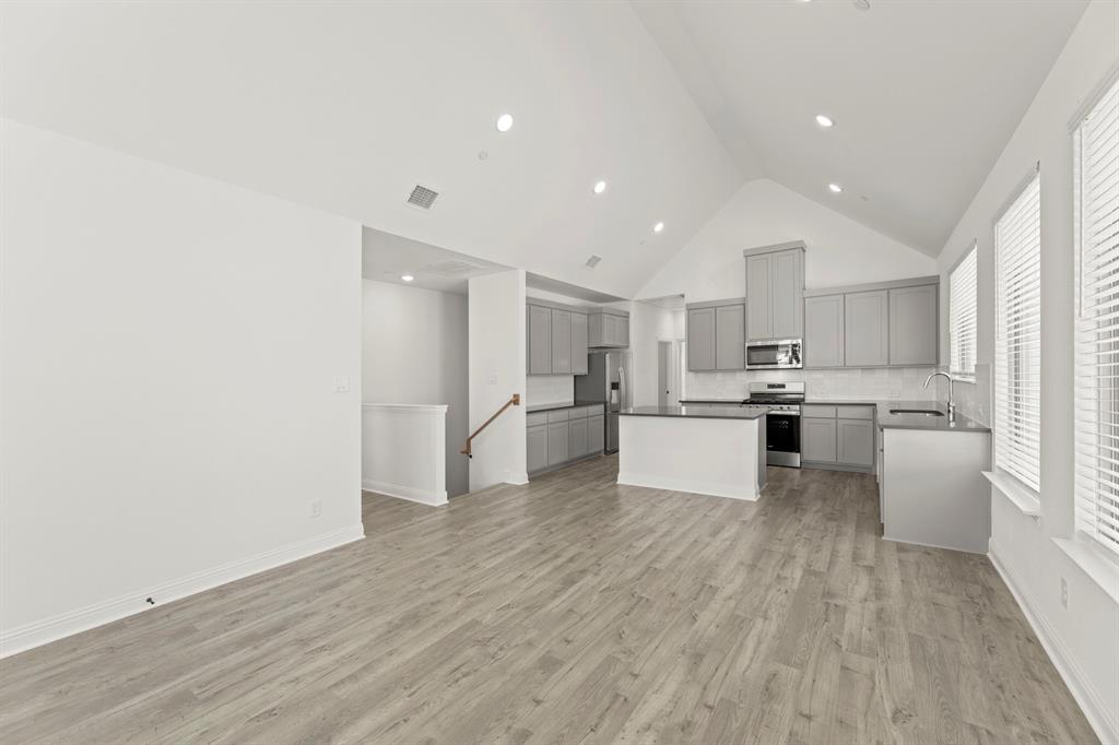 11. 2543 Brunswick - Dining (2)