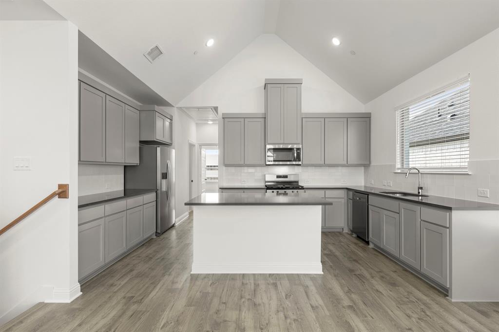 13. 2543 Brunswick - Kitchen