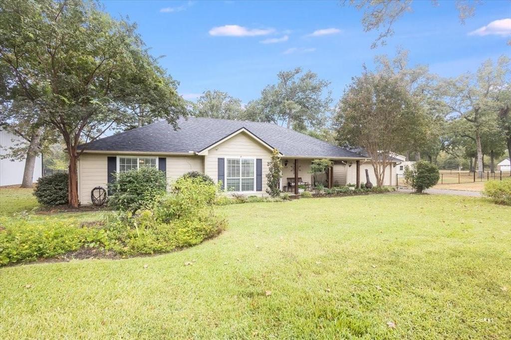 View of front of house featuring a front lawn View of front of house featuring a front lawn