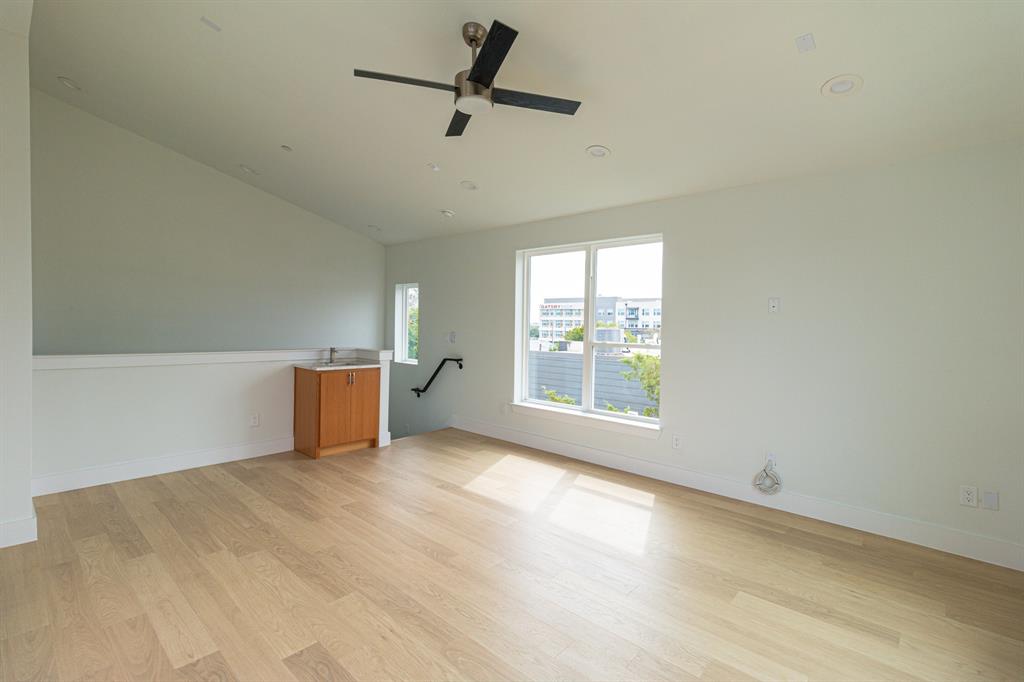 4210 Roseland Avenue, Dallas, TX 75204