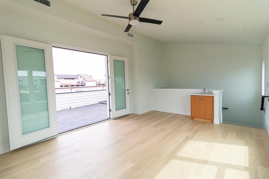 4210 Roseland Avenue, Dallas, TX 75204