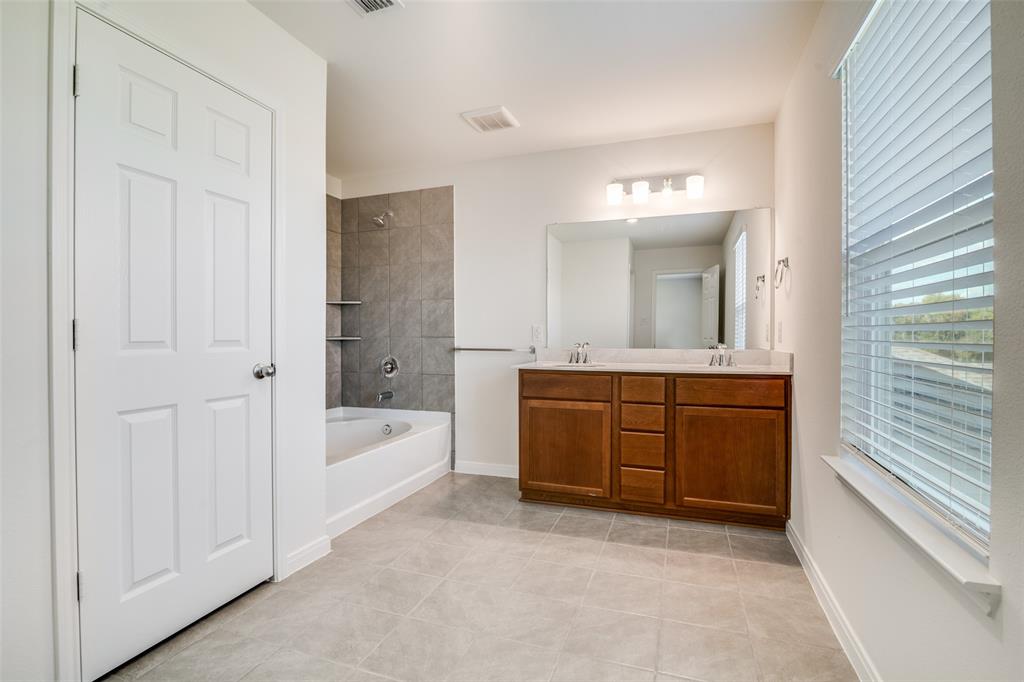 4046 Bedford Drive, Crandall, TX 75114