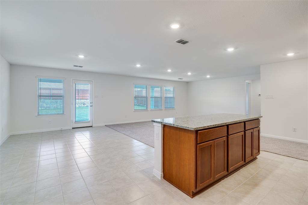 4046 Bedford Drive, Crandall, TX 75114